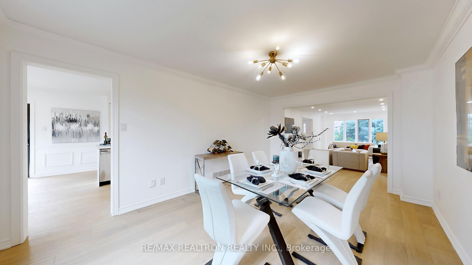 Photo 6 of 54 Central Park Drive, Markham, Markville — HOMEH