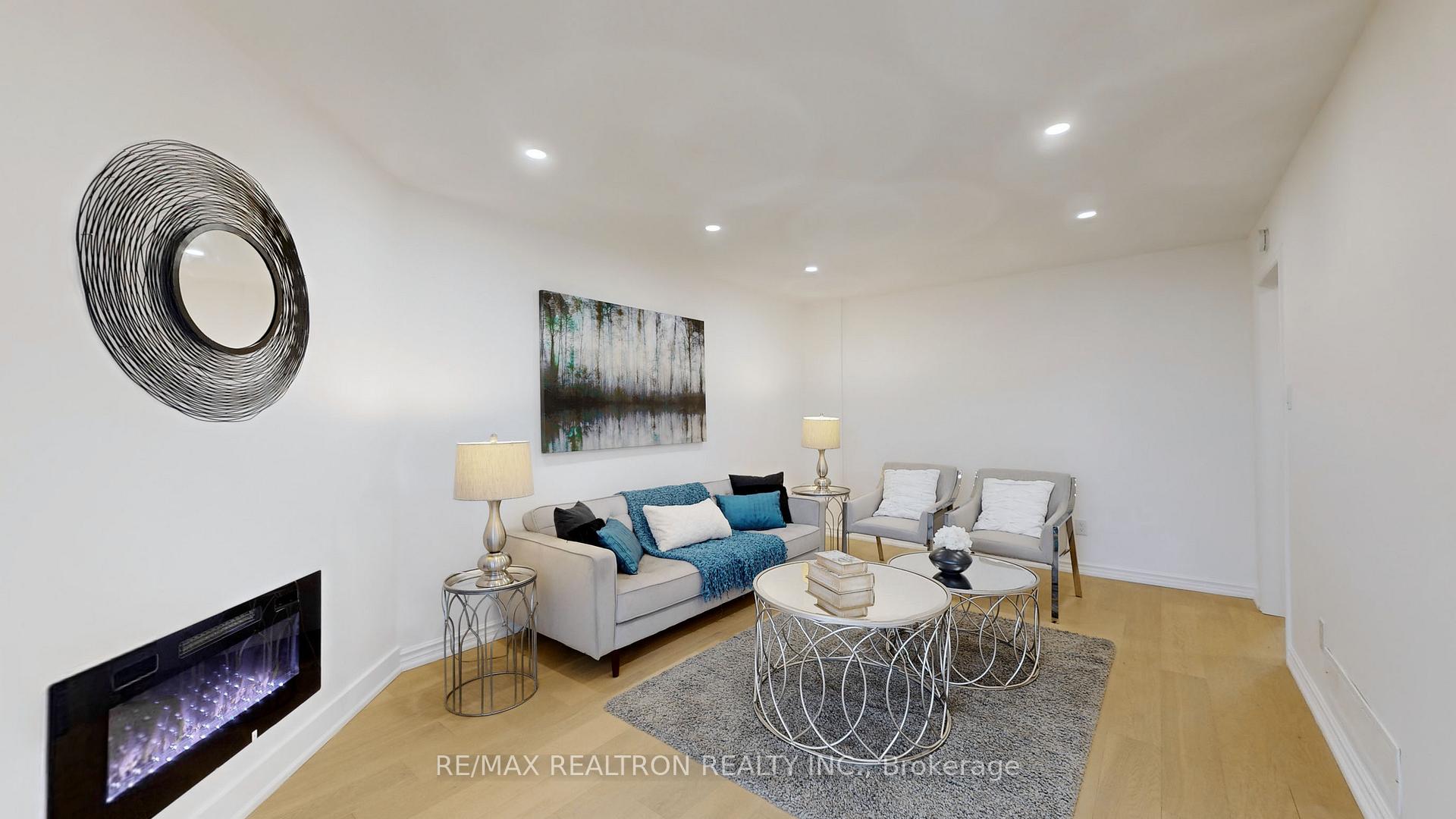 Photo 34 of 54 Central Park Drive, Markham, Markville — HOMEH