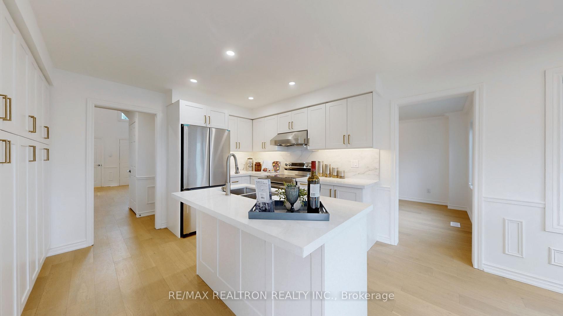 Photo 10 of 54 Central Park Drive, Markham, Markville — HOMEH
