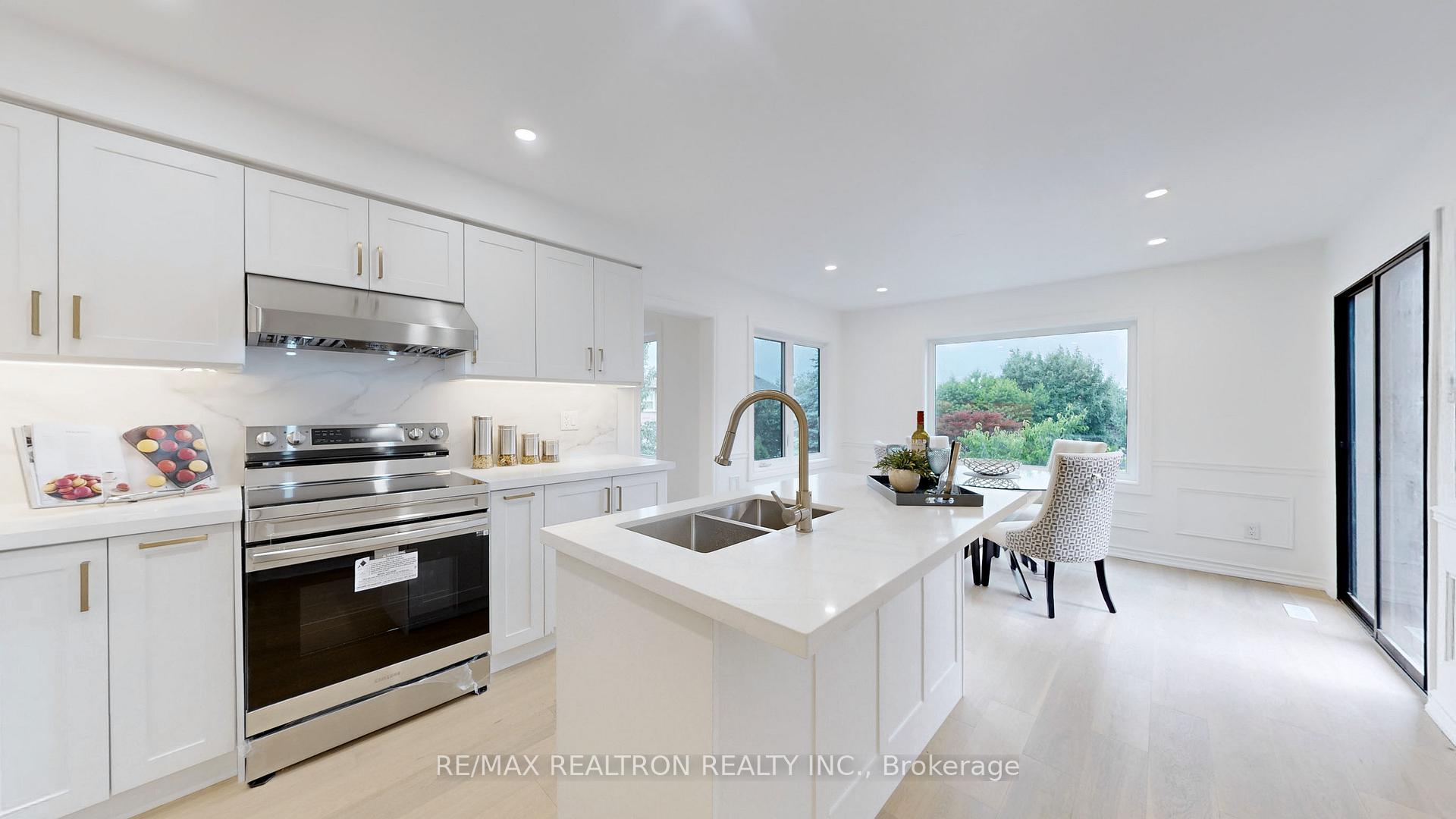 Photo 15 of 54 Central Park Drive, Markham, Markville — HOMEH