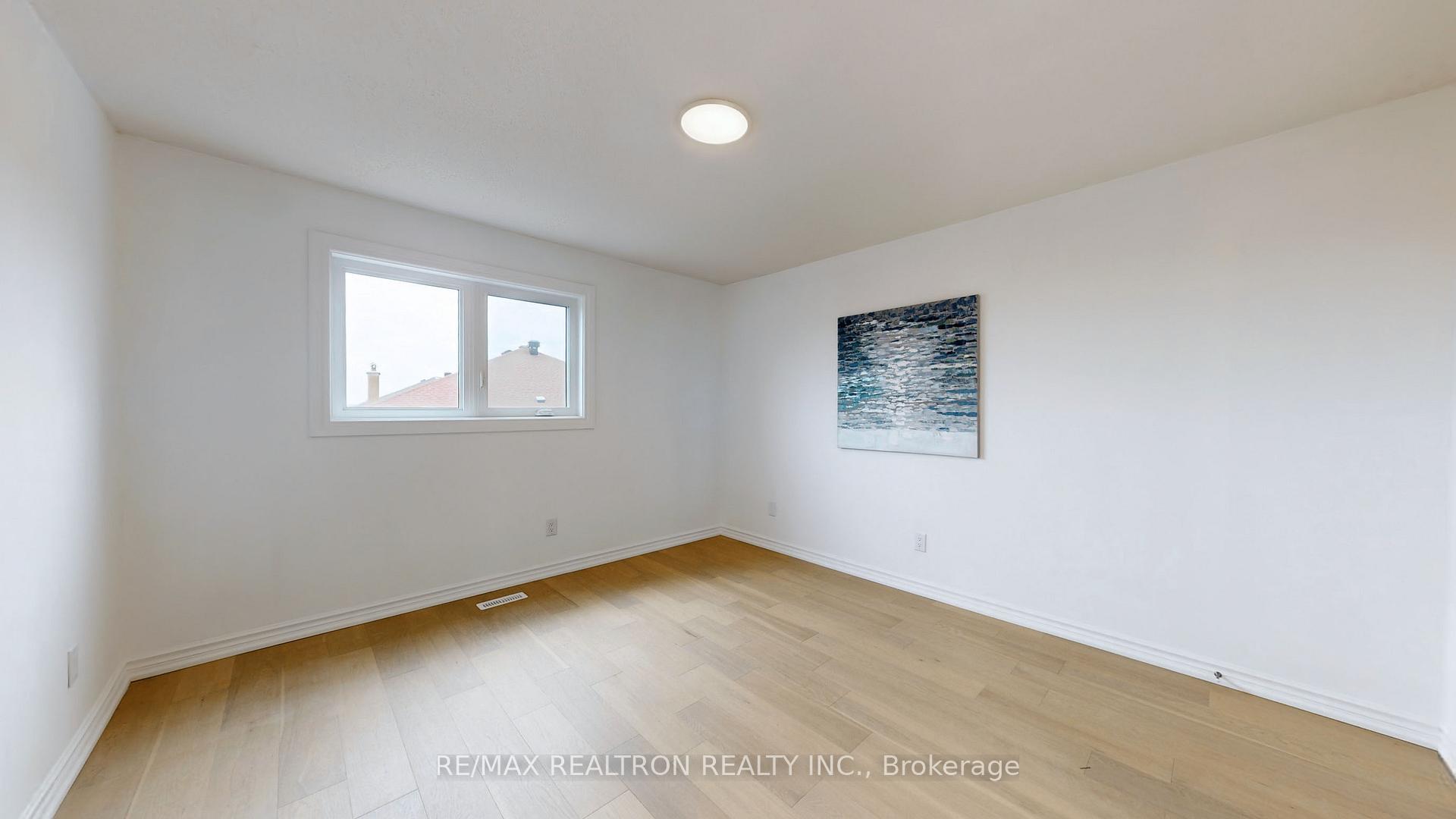 Photo 33 of 54 Central Park Drive, Markham, Markville — HOMEH