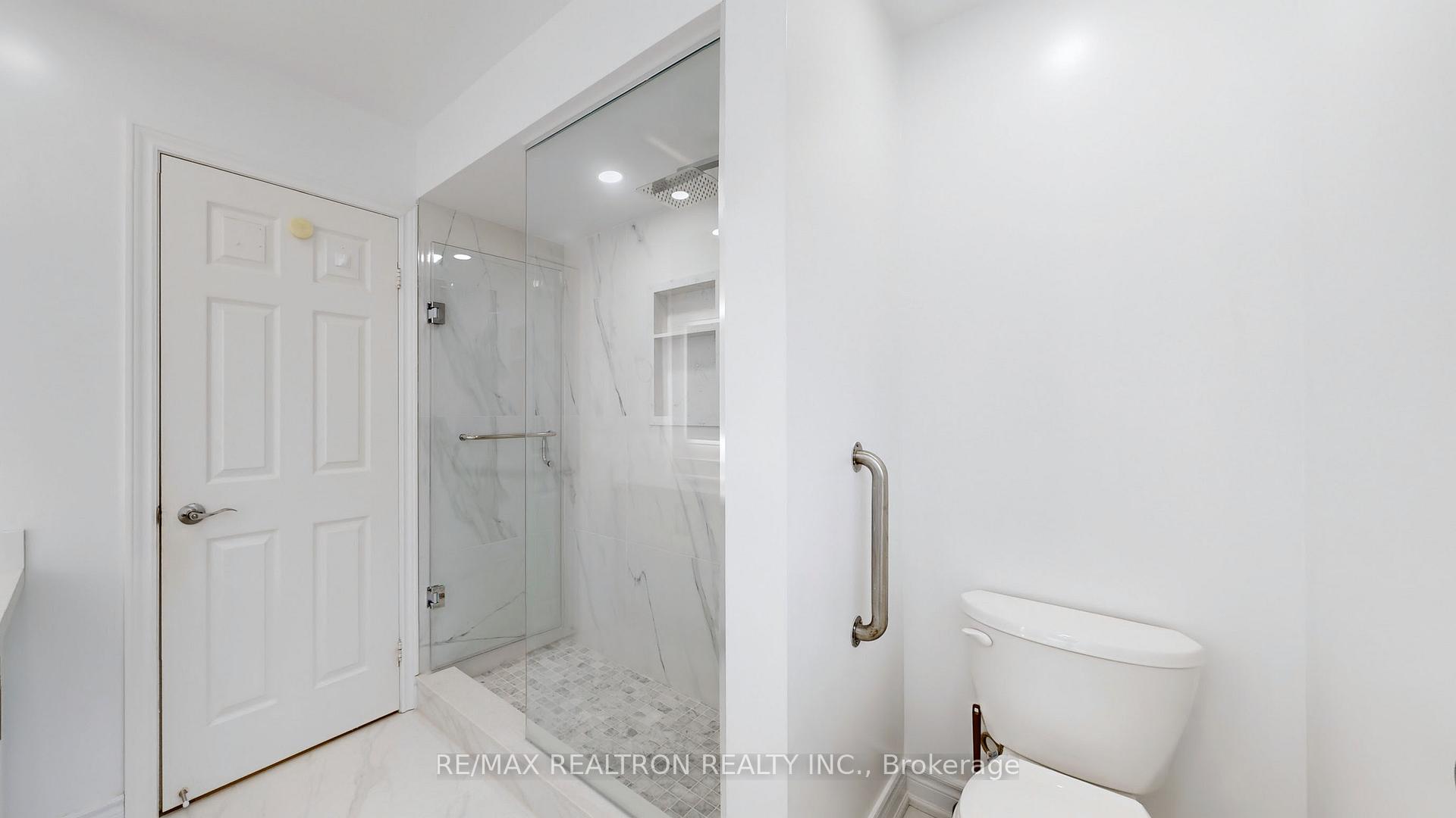 Photo 40 of 54 Central Park Drive, Markham, Markville — HOMEH