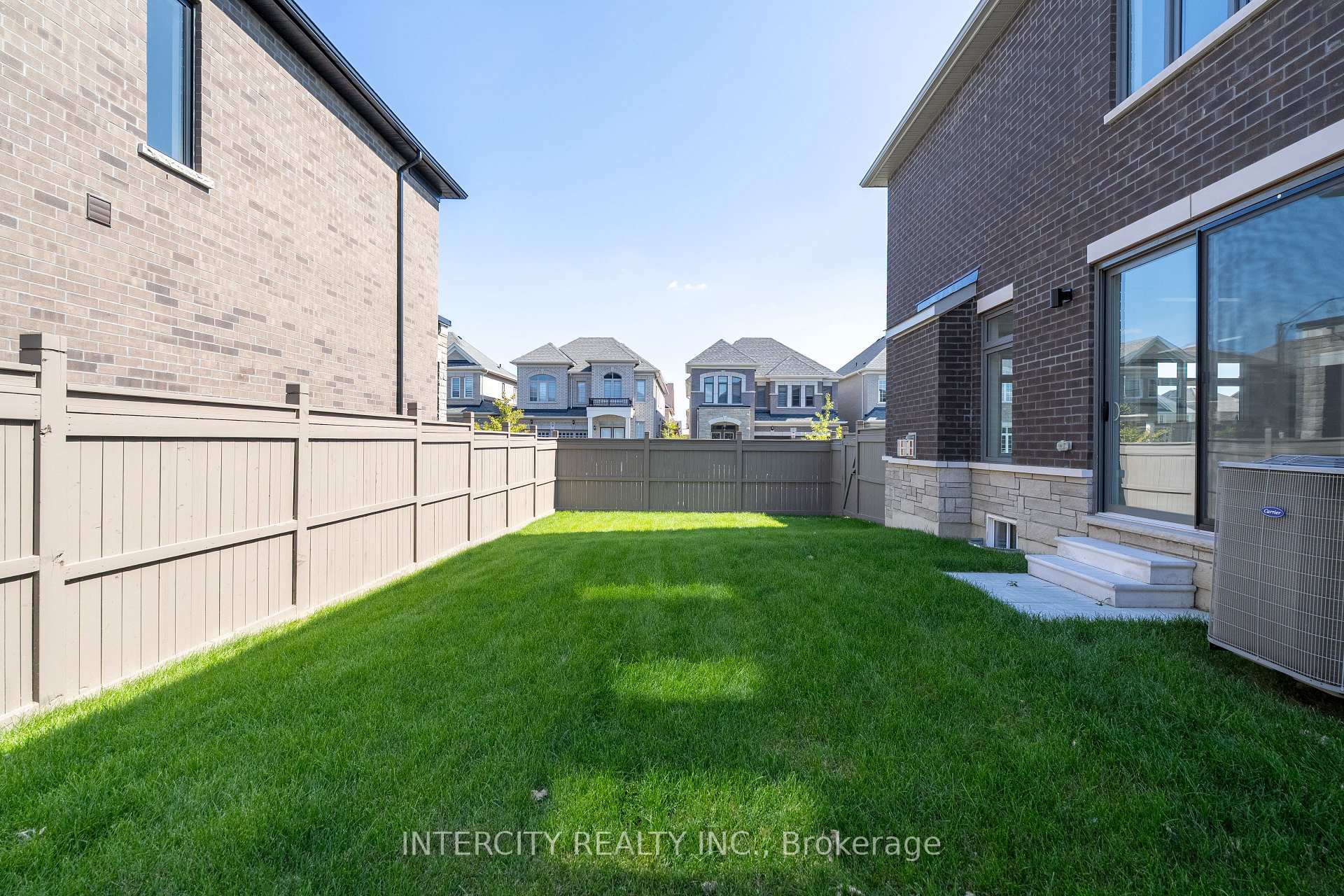 Photo 3 of Unit Lot 33, 2 Dolomite Drive, Brampton, Bram East — HOMEH