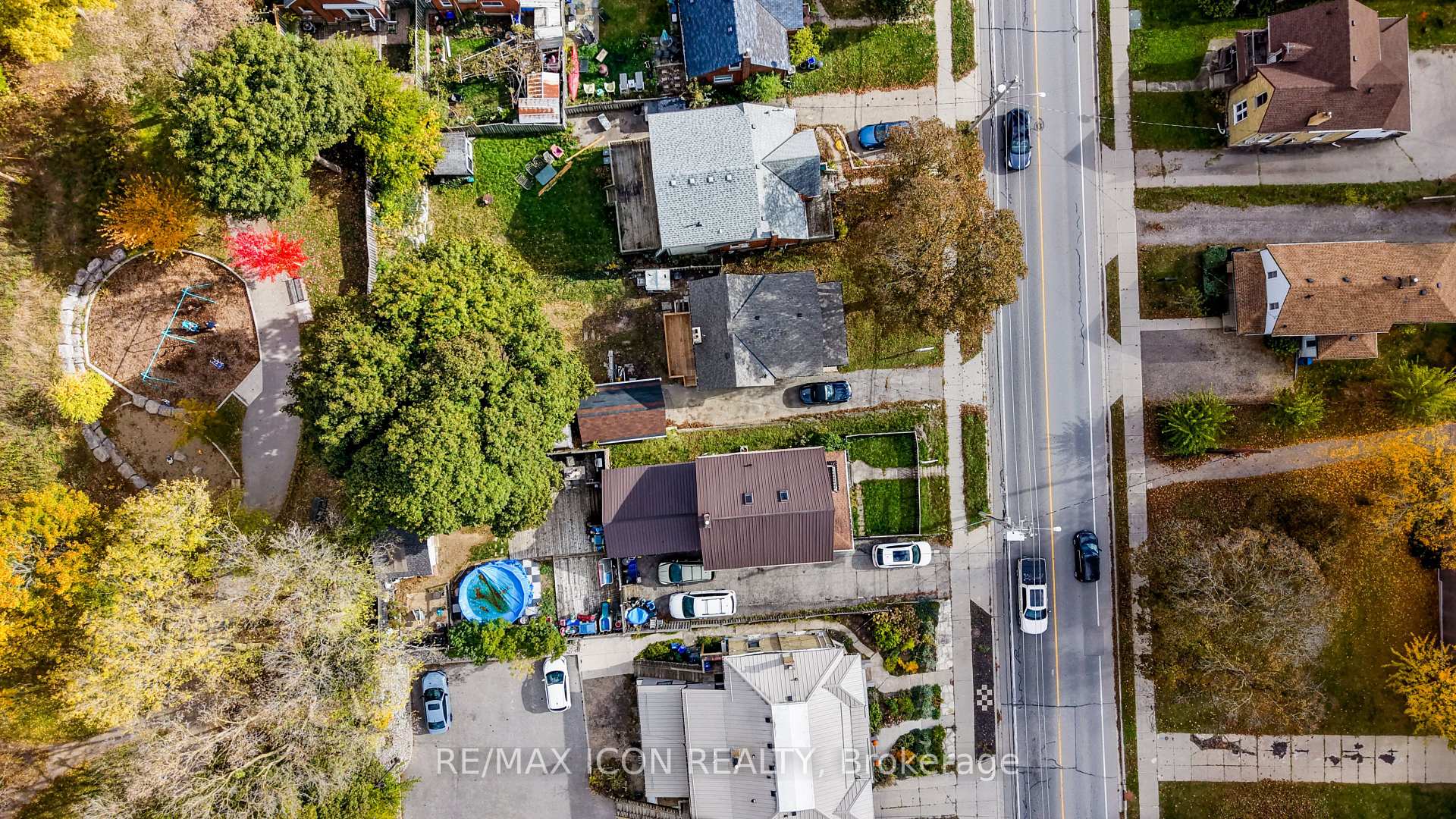 Photo 2 of 134 Courtland Avenue E, Kitchener — HOMEH