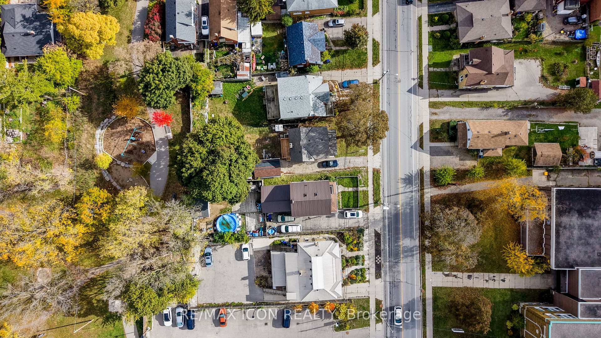 Photo 4 of 134 Courtland Avenue E, Kitchener — HOMEH