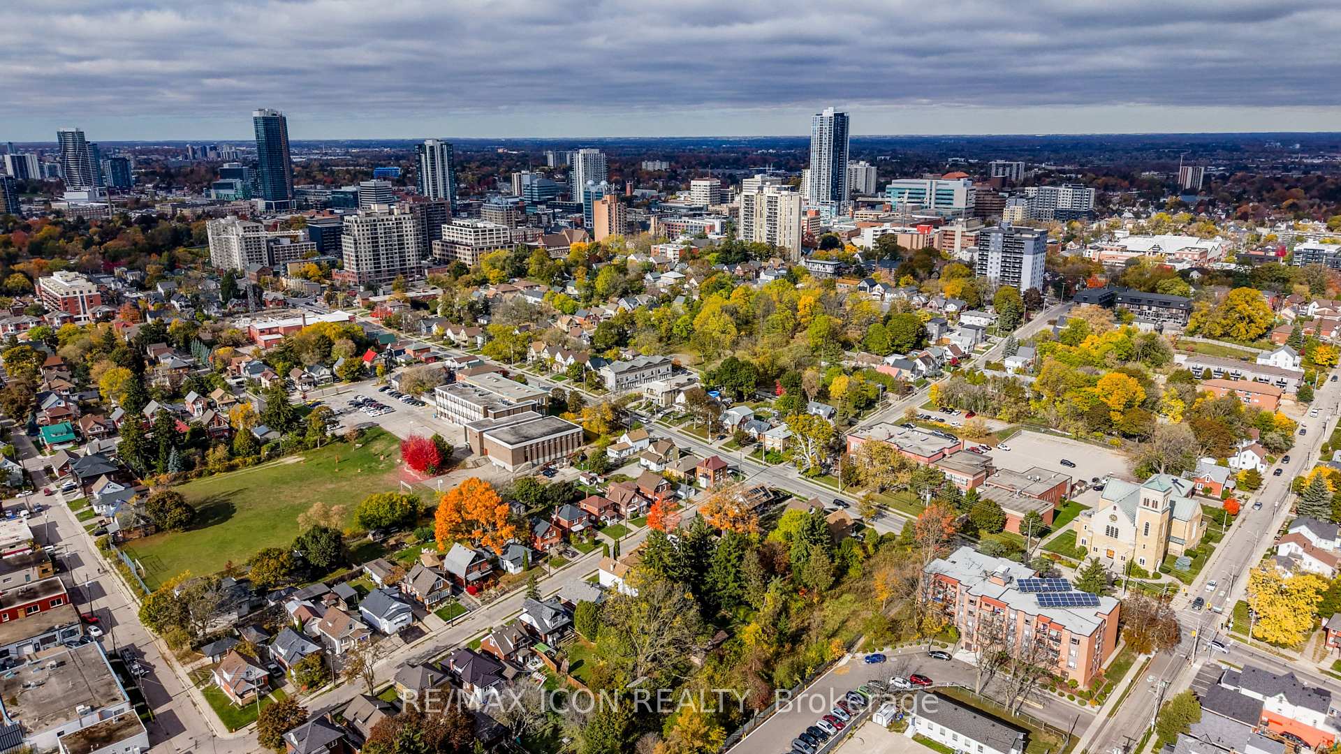 Photo 3 of 134 Courtland Avenue E, Kitchener — HOMEH