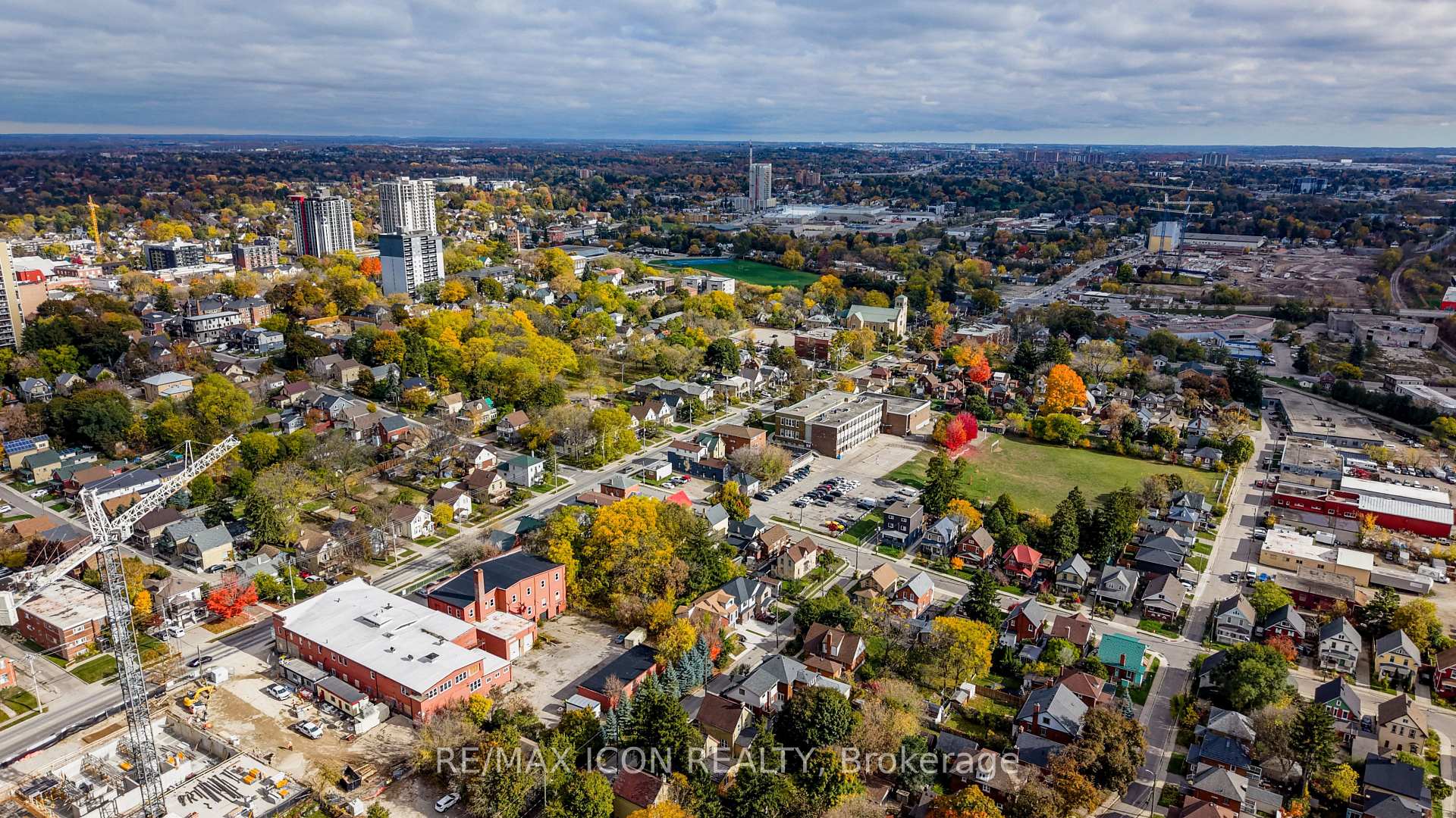 Photo 20 of 134 Courtland Avenue E, Kitchener — HOMEH