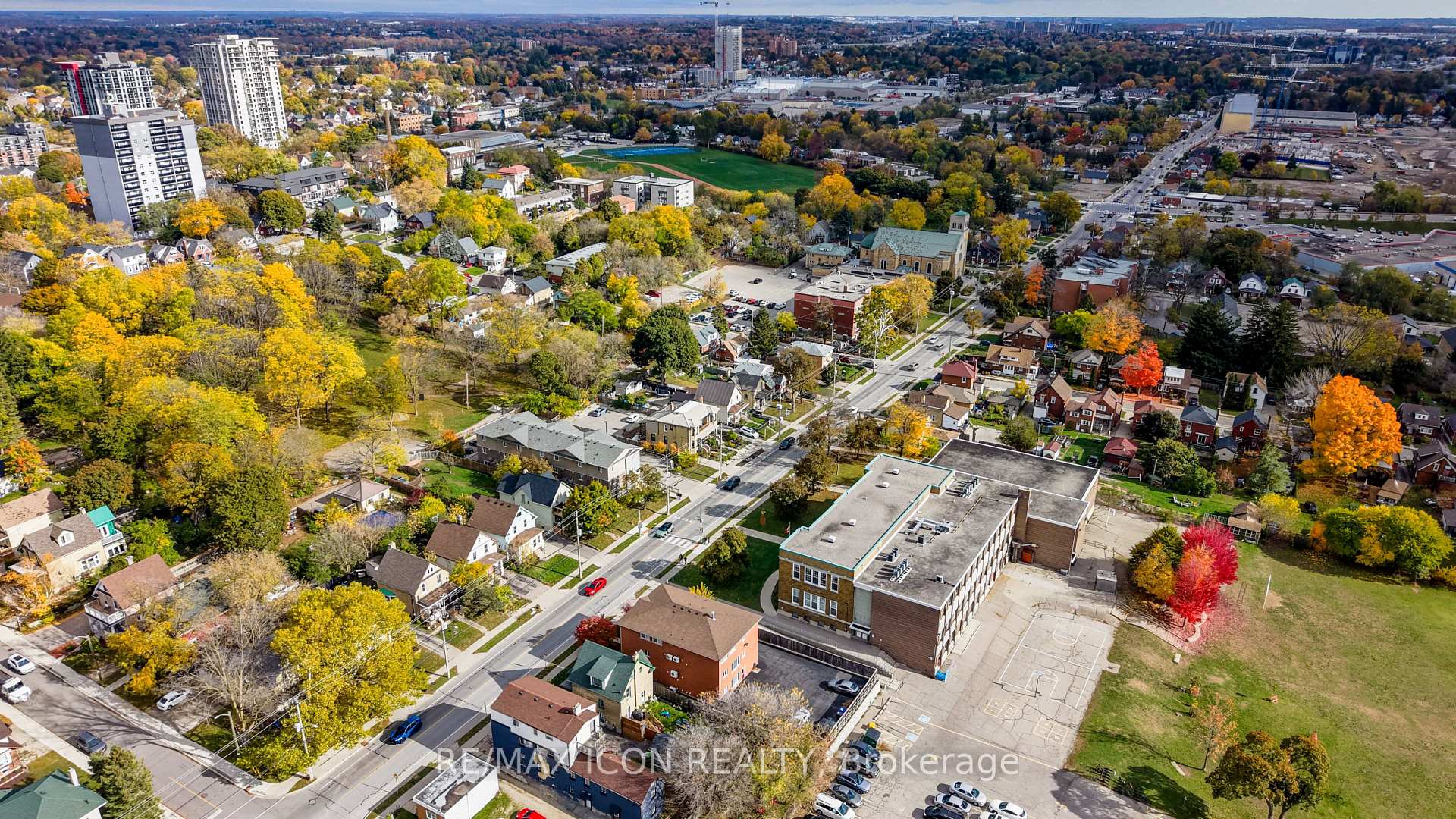 Photo 8 of 134 Courtland Avenue E, Kitchener — HOMEH