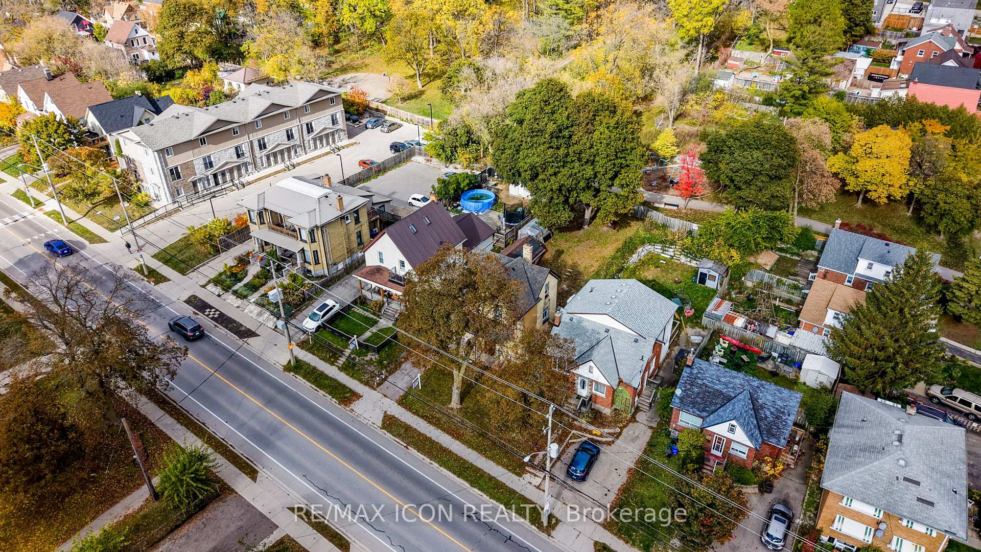 Photo 12 of 134 Courtland Avenue E, Kitchener — HOMEH