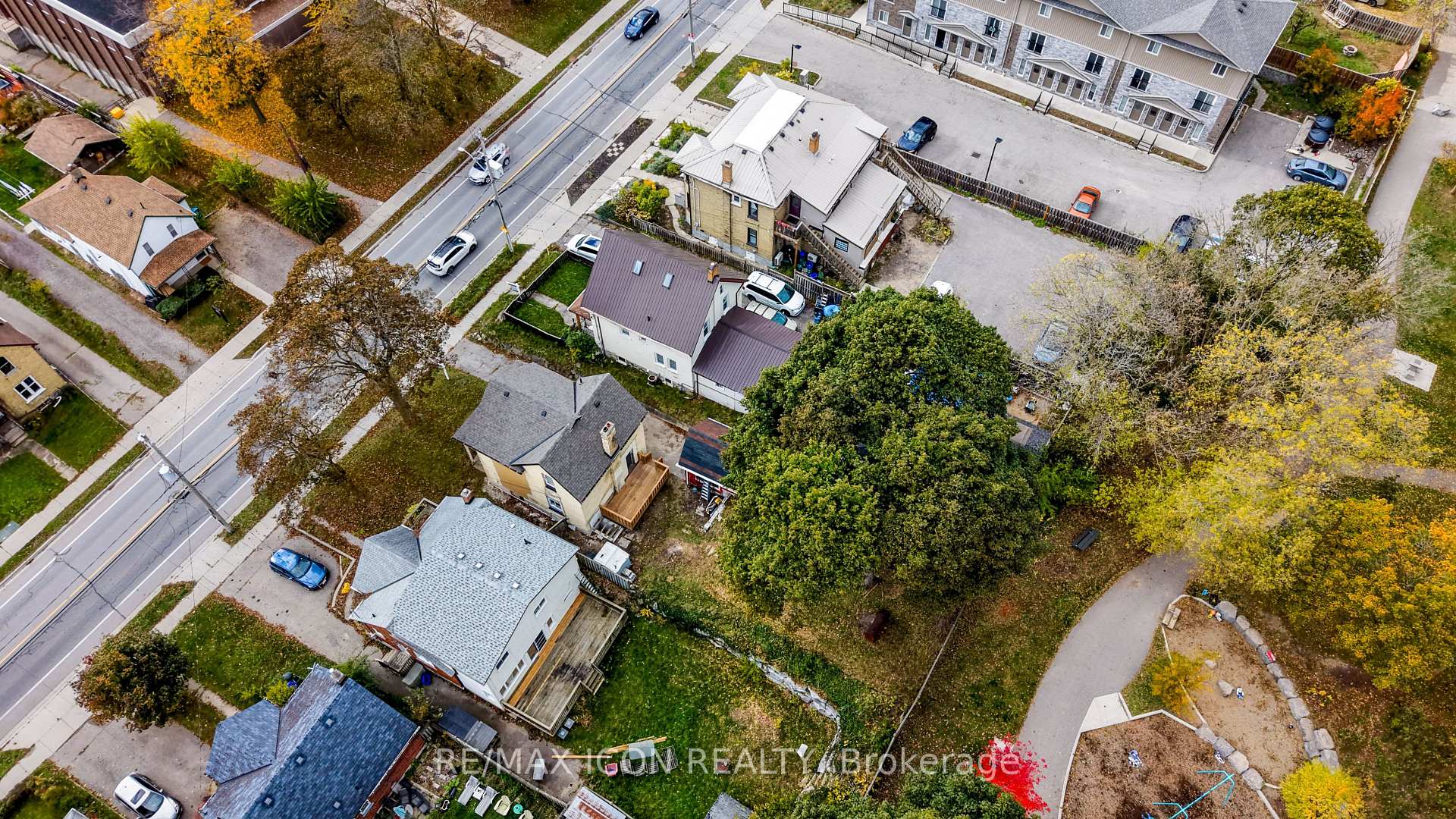 Photo 17 of 134 Courtland Avenue E, Kitchener — HOMEH