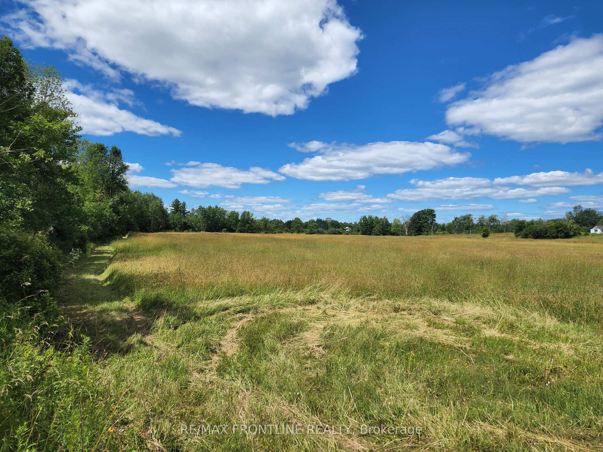 Photo 4 of 867 Harper Road, Tay Valley, Bathurst/Burgess & Sherbrooke (Bathurst) Twp — HOMEH
