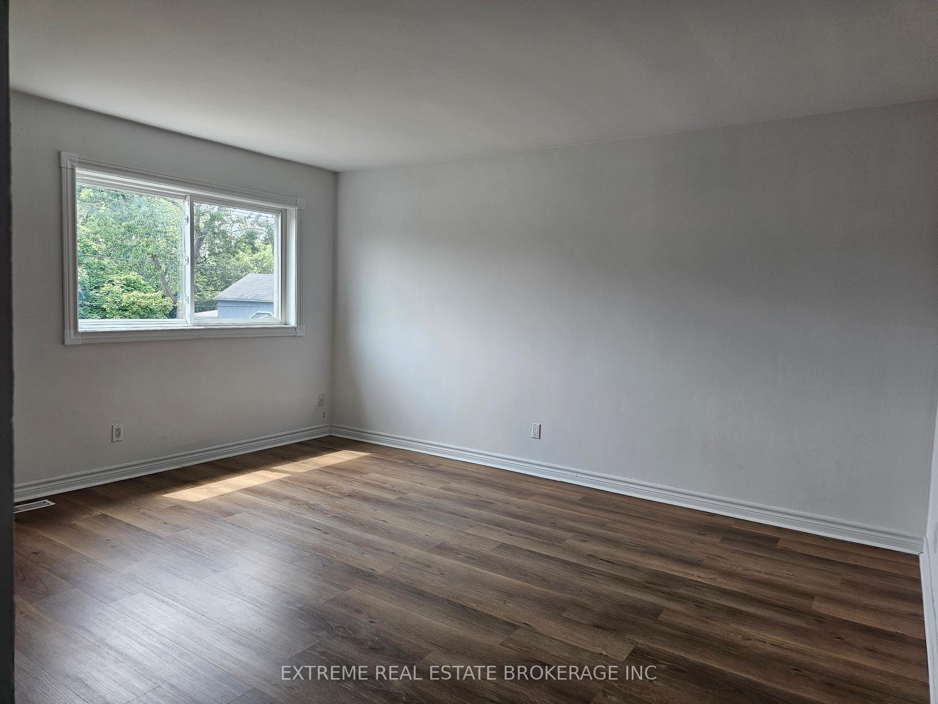 Photo 25 of 8418 Willoughby Drive, Niagara Falls, Chippawa — HOMEH
