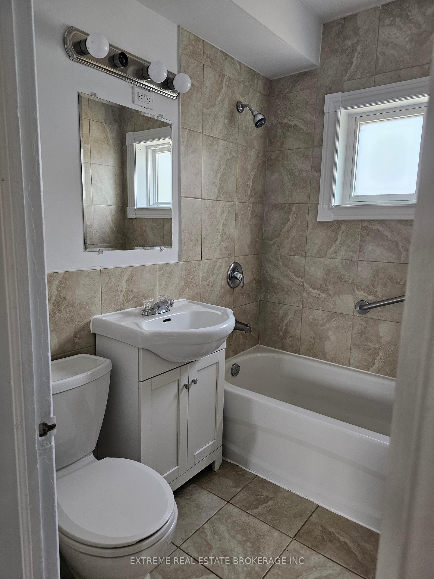 Photo 11 of 8418 Willoughby Drive, Niagara Falls, Chippawa — HOMEH
