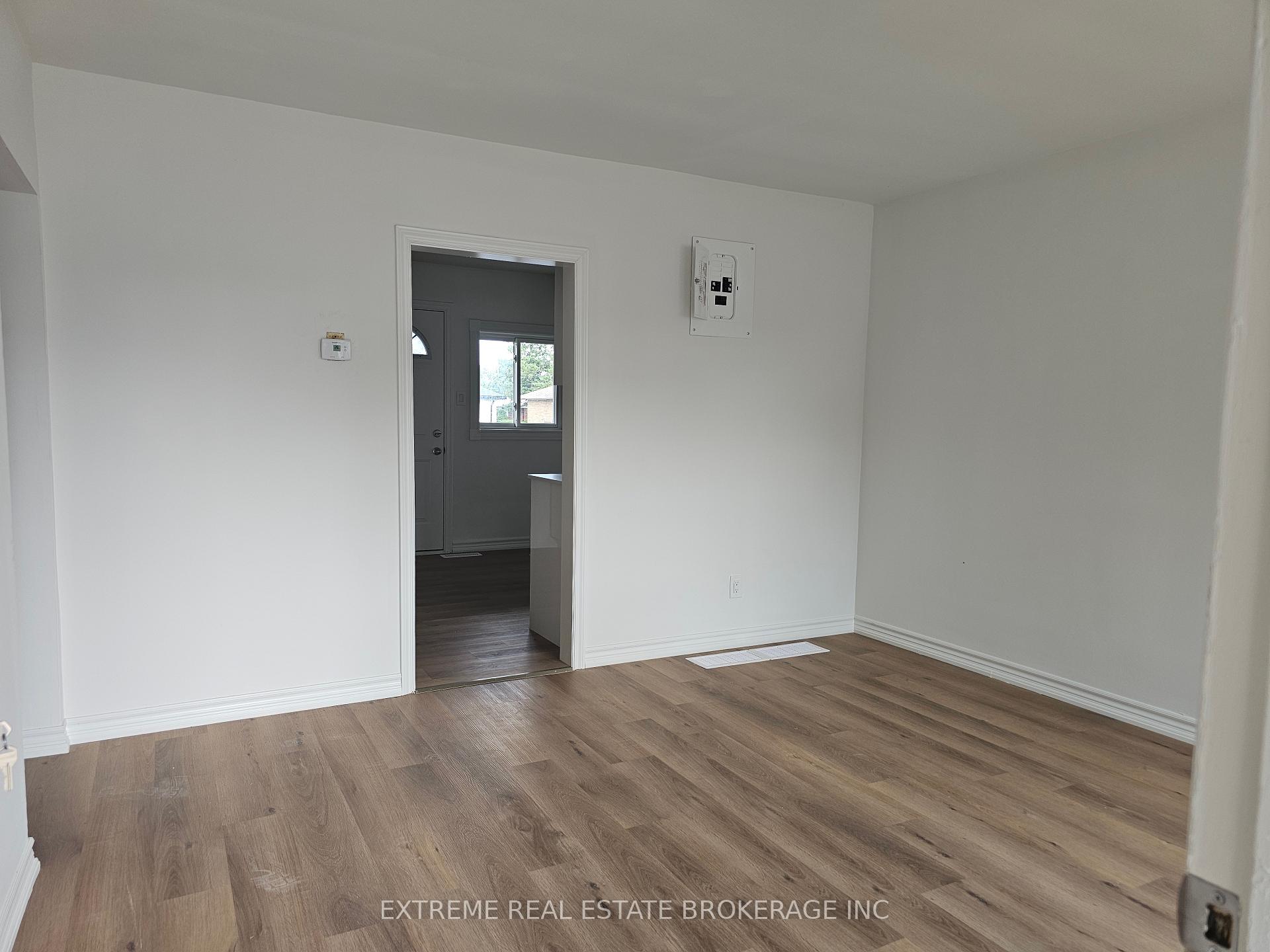 Photo 14 of 8418 Willoughby Drive, Niagara Falls, Chippawa — HOMEH