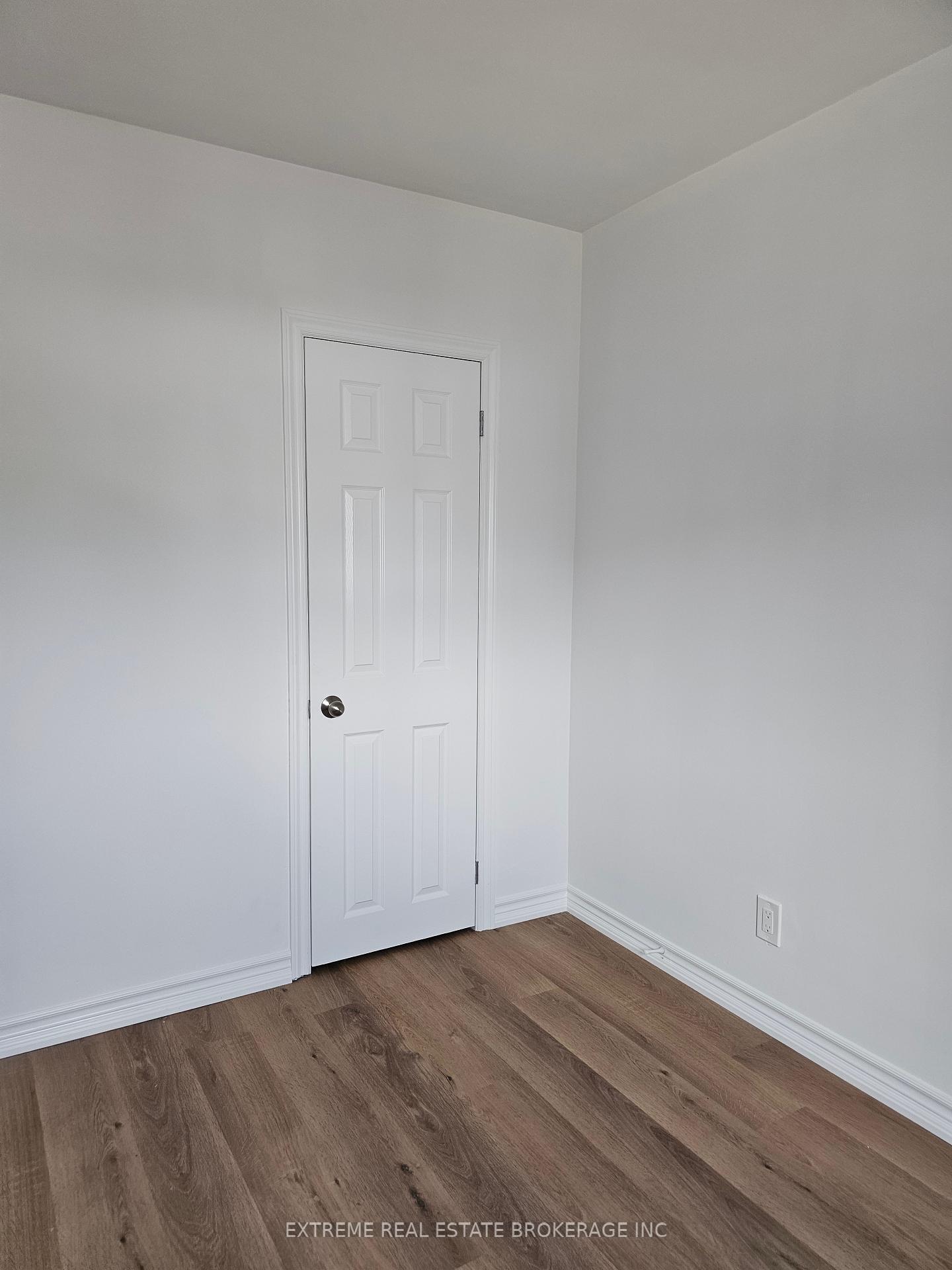 Photo 17 of 8418 Willoughby Drive, Niagara Falls, Chippawa — HOMEH