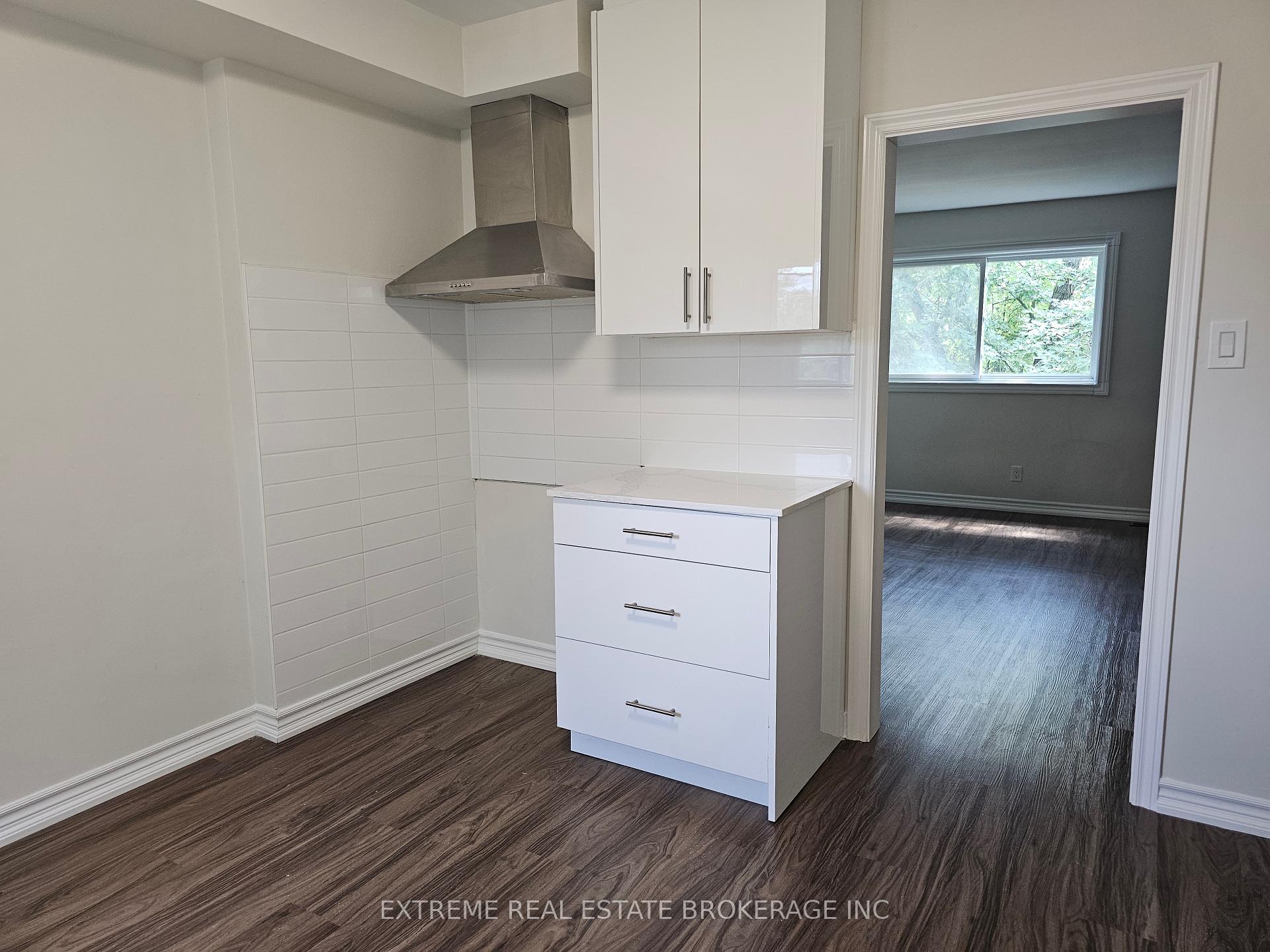 Photo 8 of 8406 Willoughby Drive, Niagara Falls, Chippawa — HOMEH