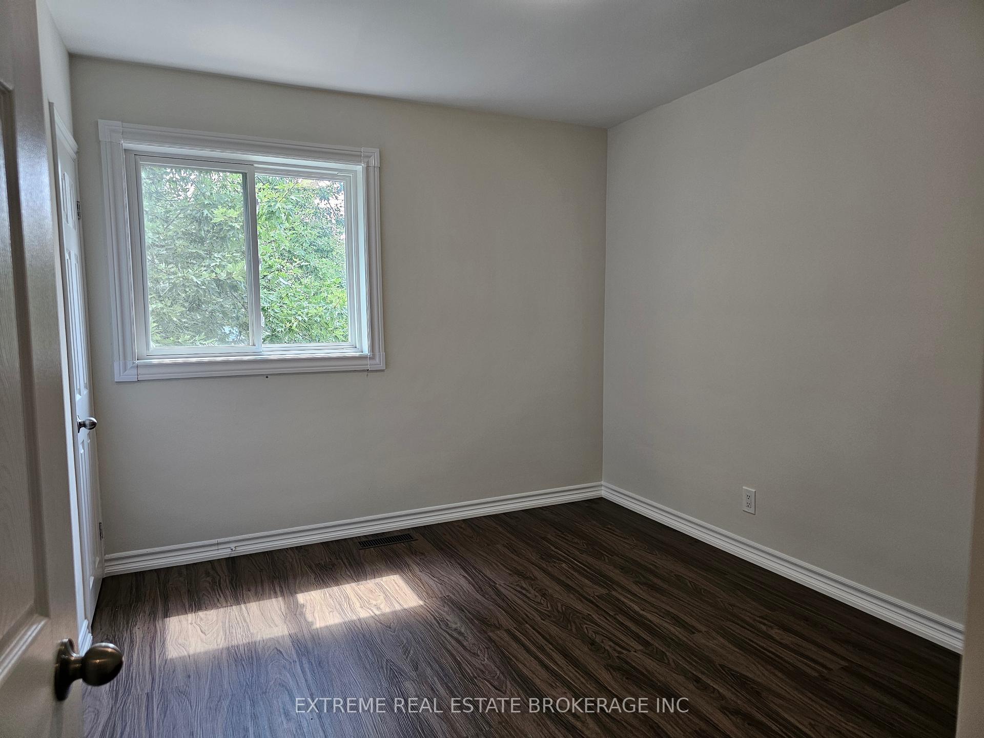 Photo 9 of 8406 Willoughby Drive, Niagara Falls, Chippawa — HOMEH