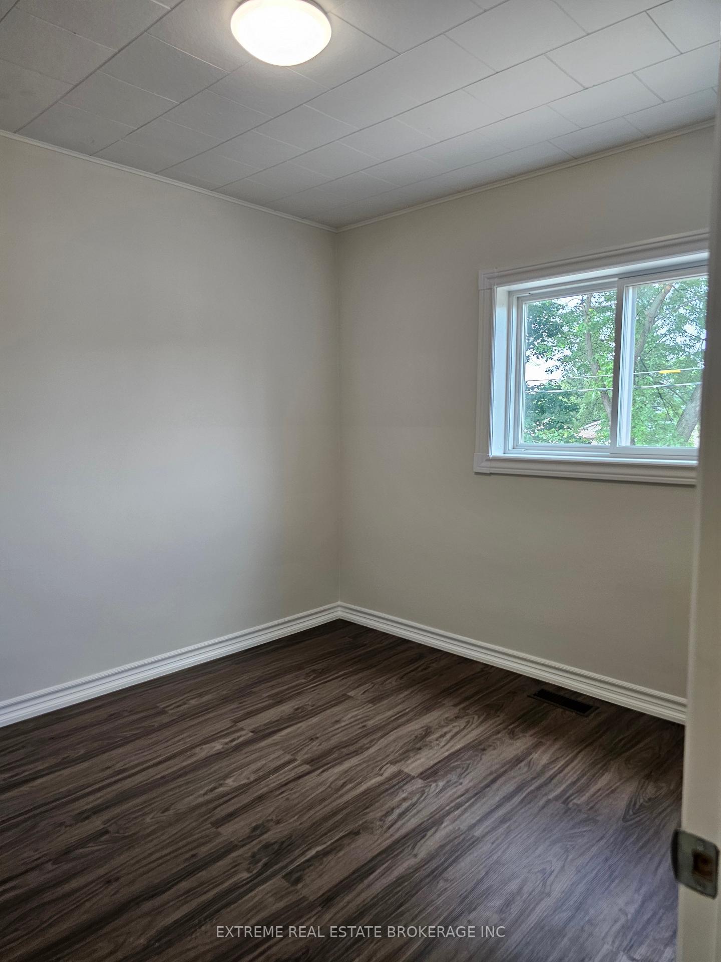 Photo 13 of 8406 Willoughby Drive, Niagara Falls, Chippawa — HOMEH