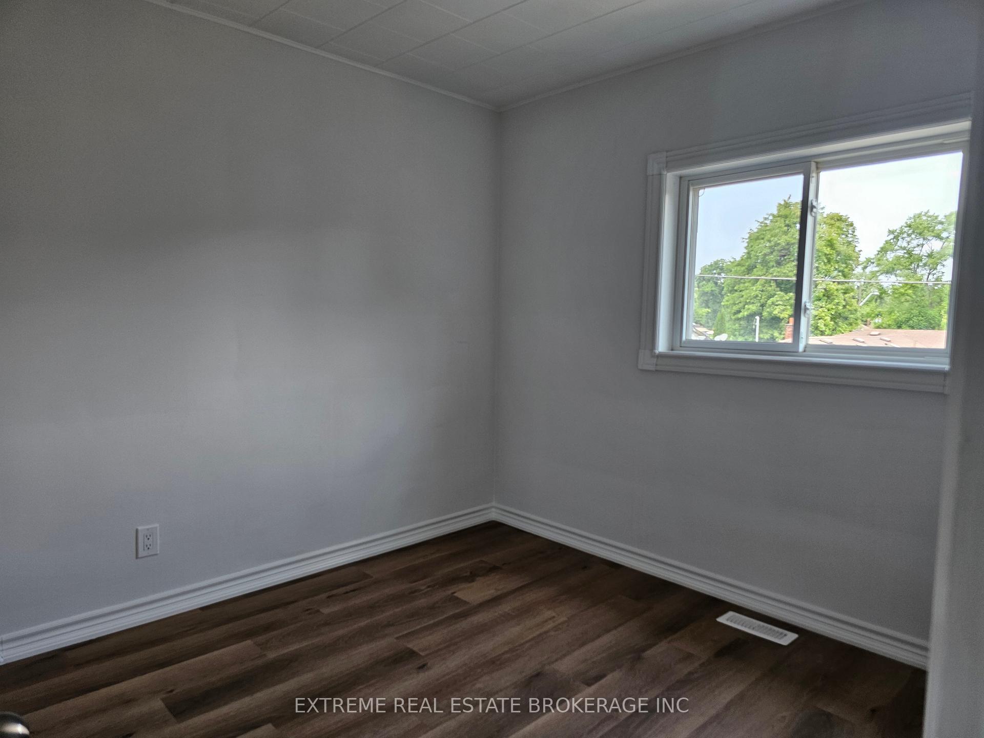 Photo 24 of 8392 Willoughby Drive, Niagara Falls, Chippawa — HOMEH