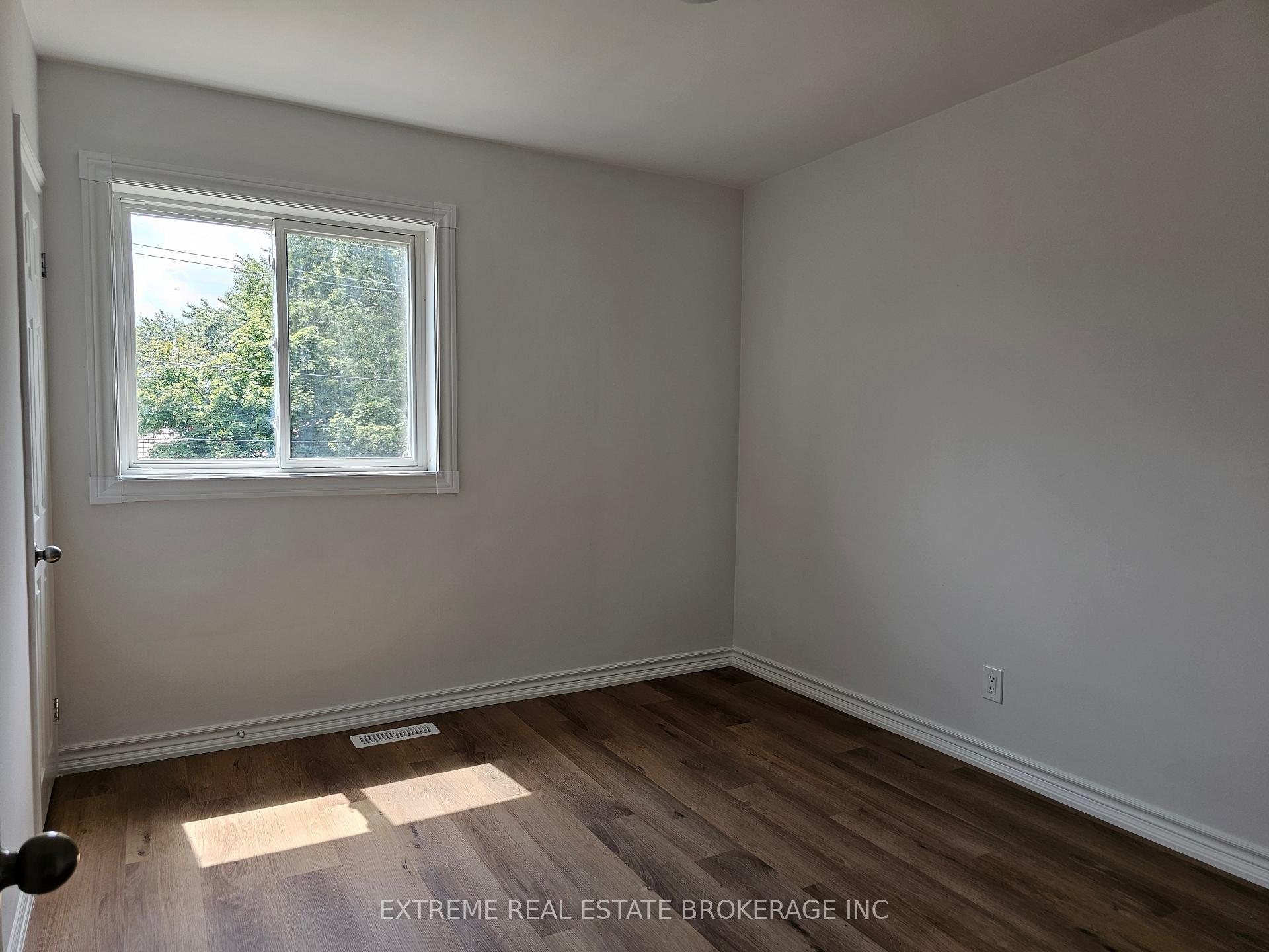 Photo 7 of 8392 Willoughby Drive, Niagara Falls, Chippawa — HOMEH