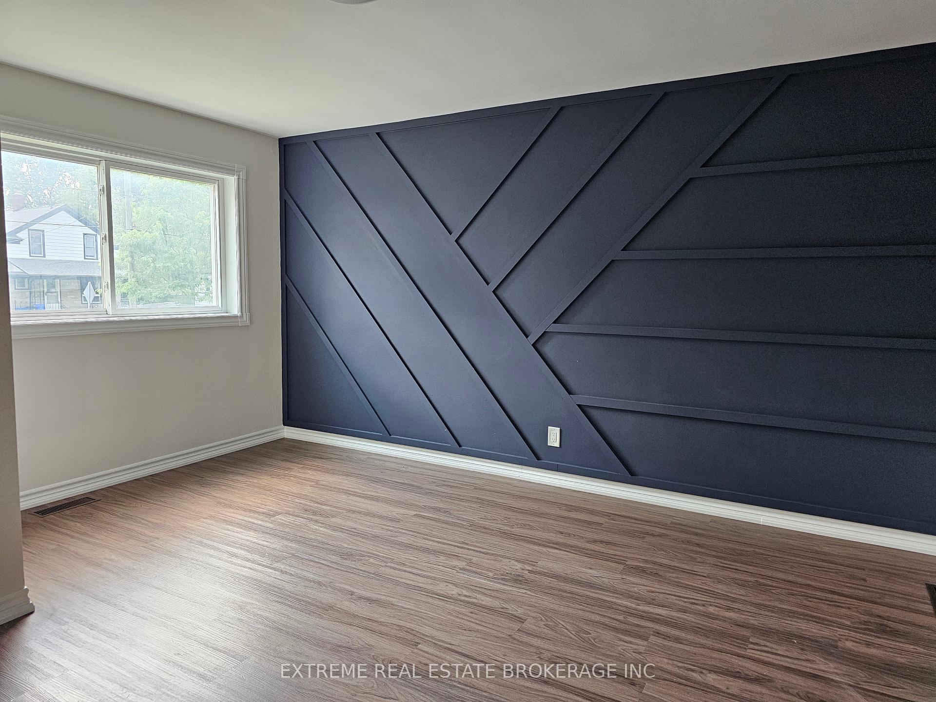 Photo 11 of 8392 Willoughby Drive, Niagara Falls, Chippawa — HOMEH