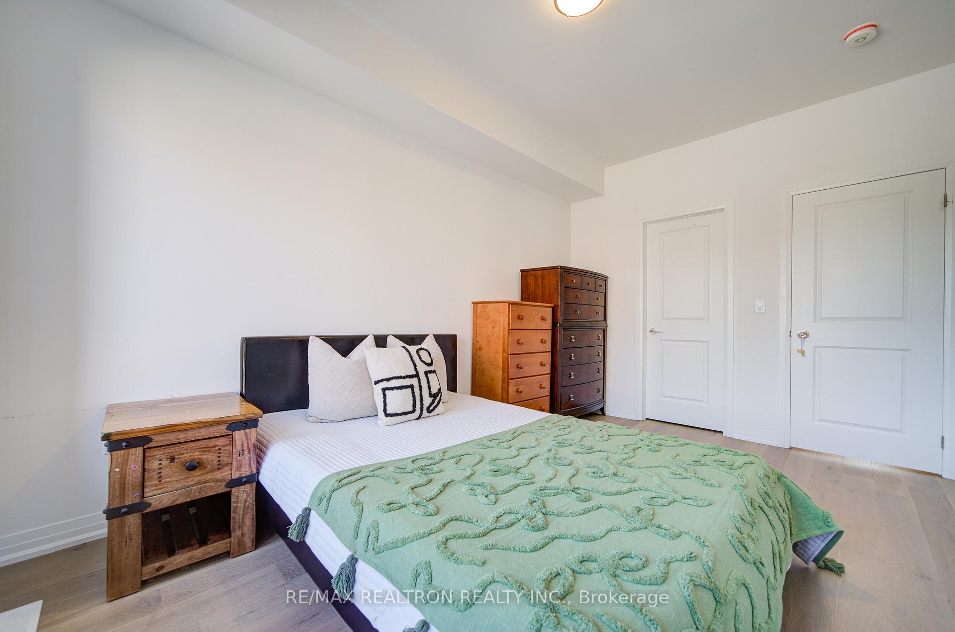 Photo 21 of 8 Yans Way, Markham, Buttonville — HOMEH