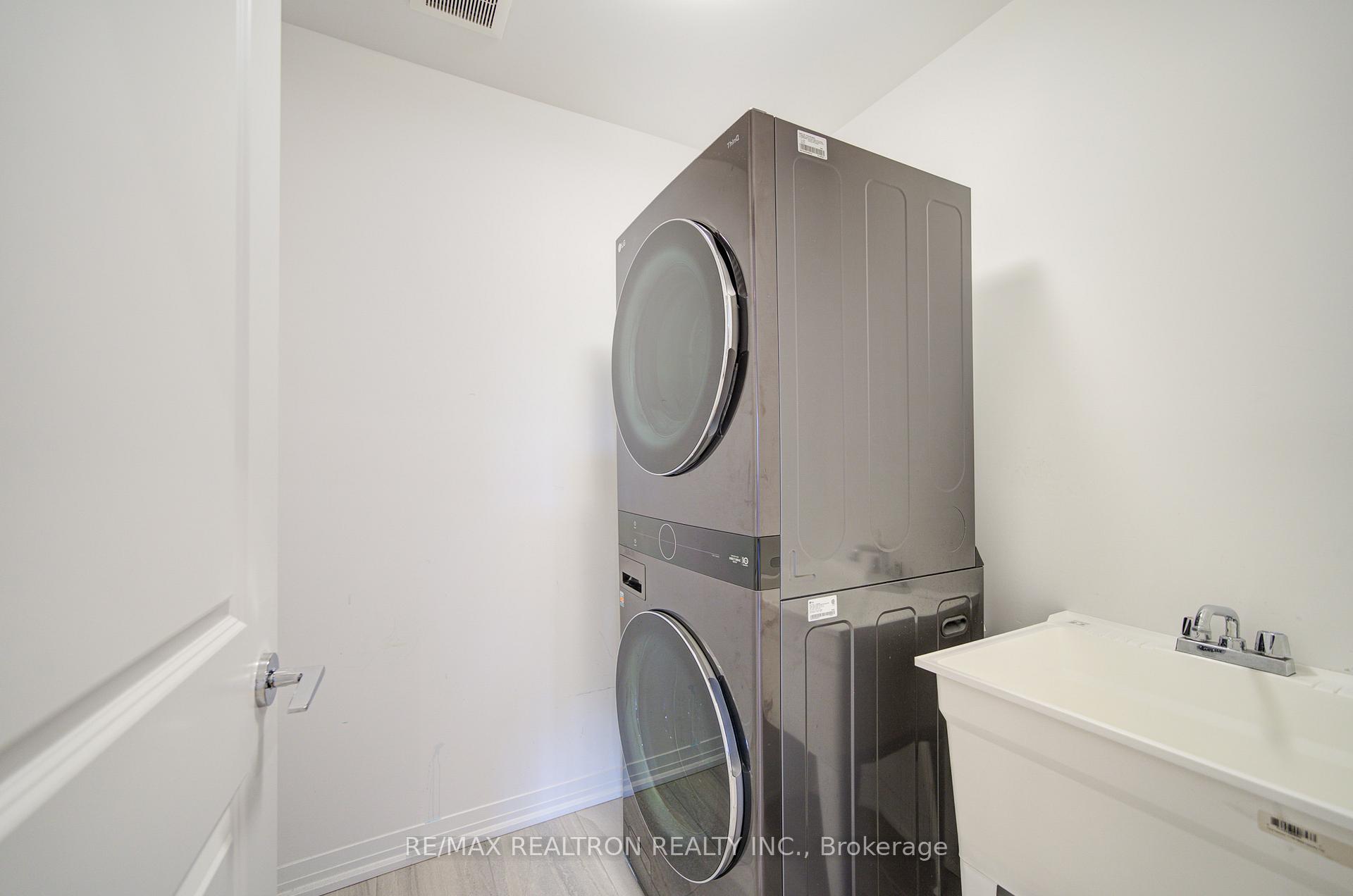 Photo 12 of 8 Yans Way, Markham, Buttonville — HOMEH