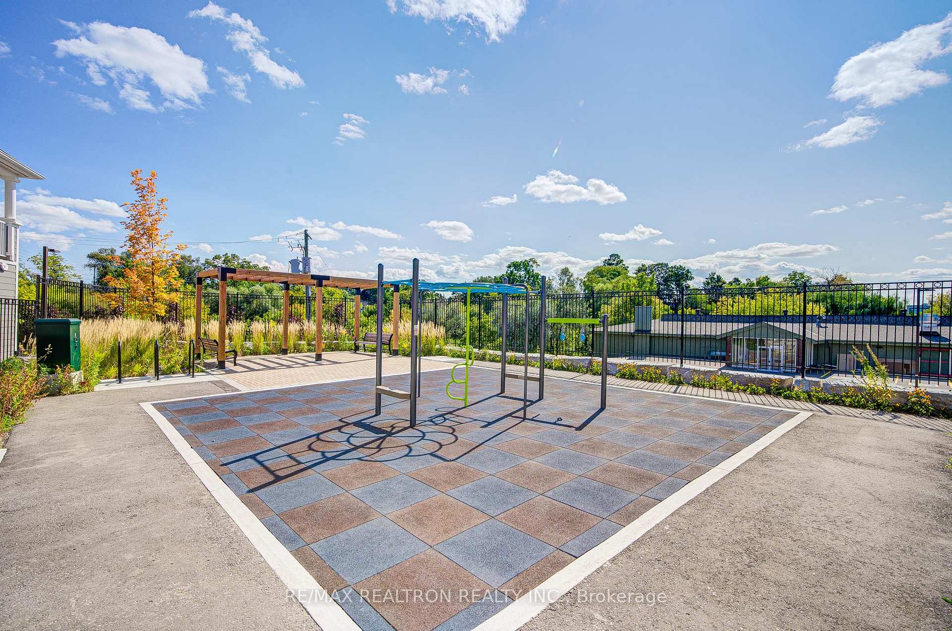 Photo 25 of 8 Yans Way, Markham, Buttonville — HOMEH