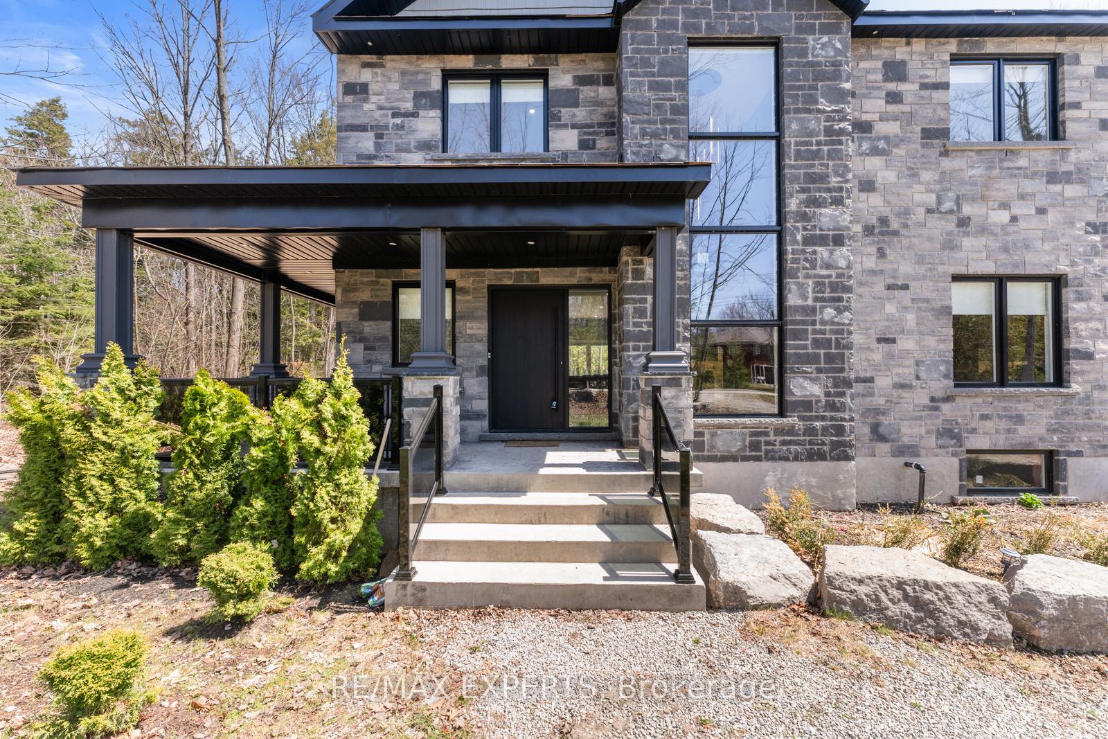 Photo 3 of 11 Joliet Crescent, Tiny, Rural Tiny — HOMEH