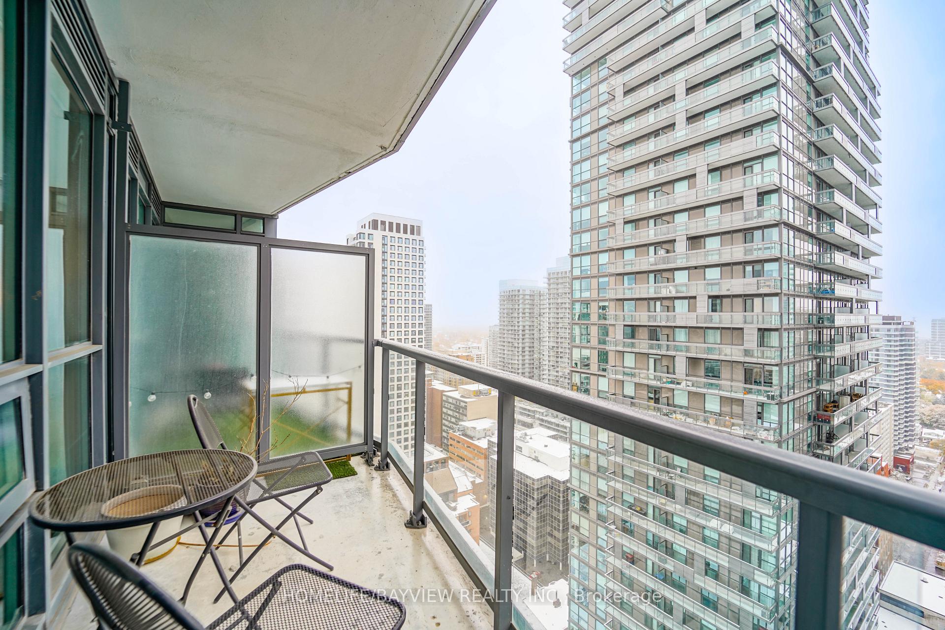 Photo 2 of Unit 2901, 30 Roehampton Avenue, Toronto, Mount Pleasant West — HOMEH
