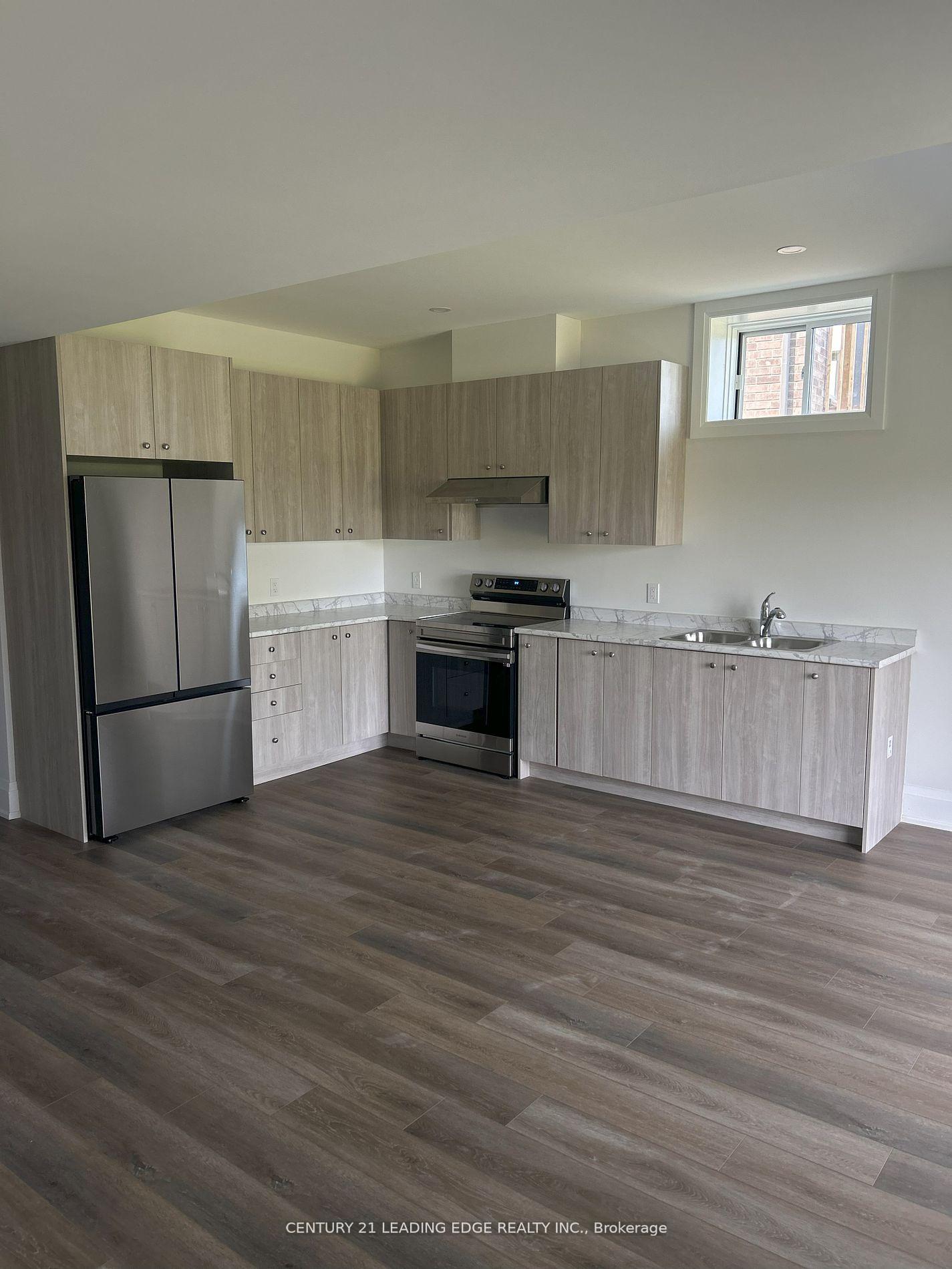 Photo 2 of 527 Kleinberg Summit Way, Vaughan, Kleinburg — HOMEH