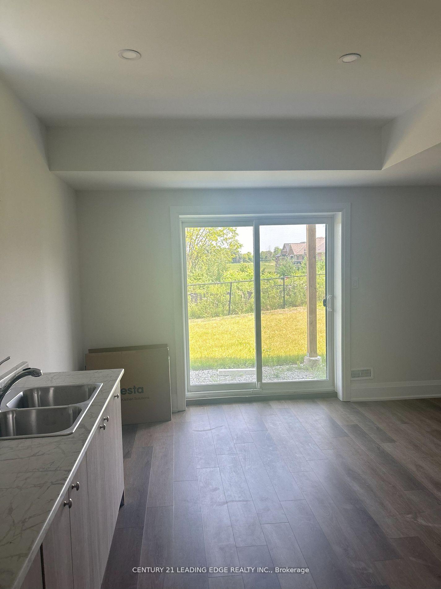Photo 10 of 527 Kleinberg Summit Way, Vaughan, Kleinburg — HOMEH