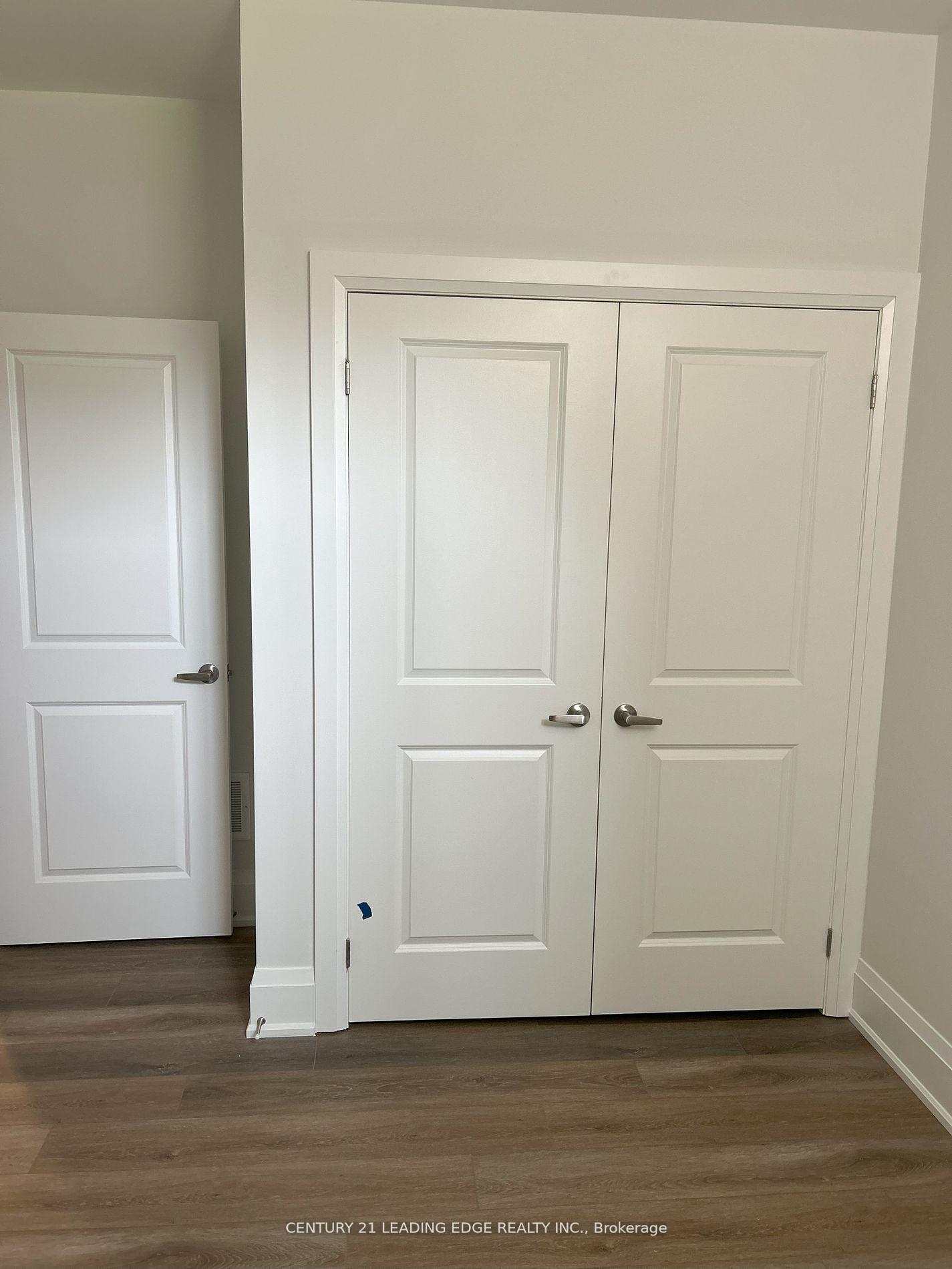 Photo 5 of 527 Kleinberg Summit Way, Vaughan, Kleinburg — HOMEH