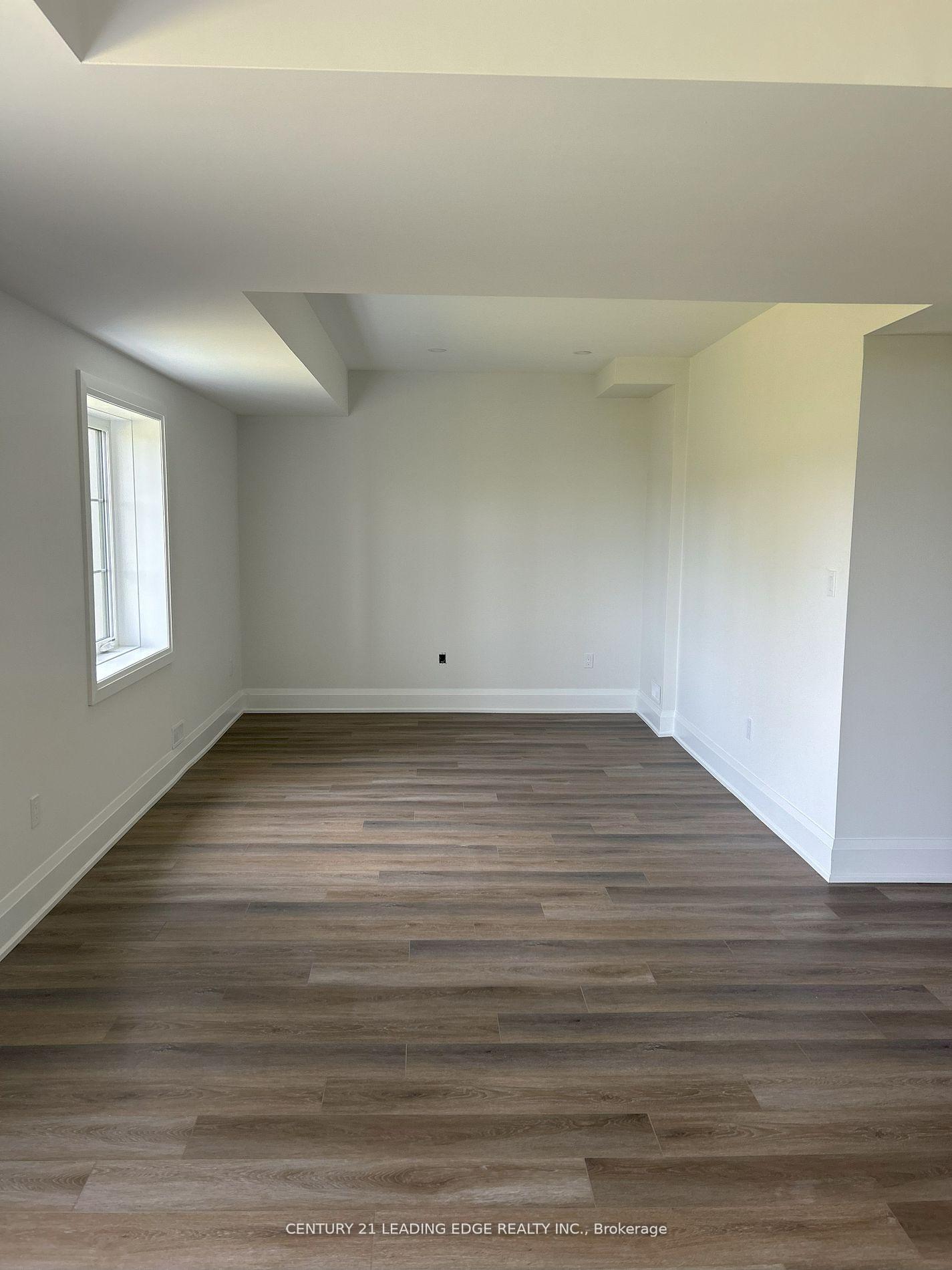 Photo 12 of 527 Kleinberg Summit Way, Vaughan, Kleinburg — HOMEH