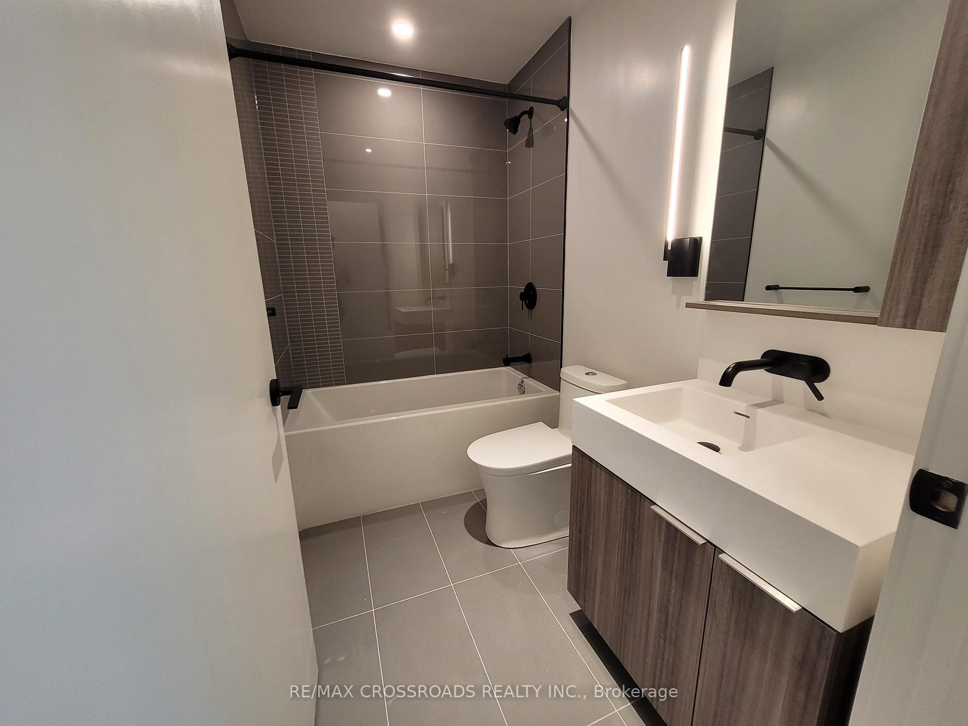 Photo 10 of Unit 2213, 127 Broadway Avenue, Toronto, Mount Pleasant West — HOMEH