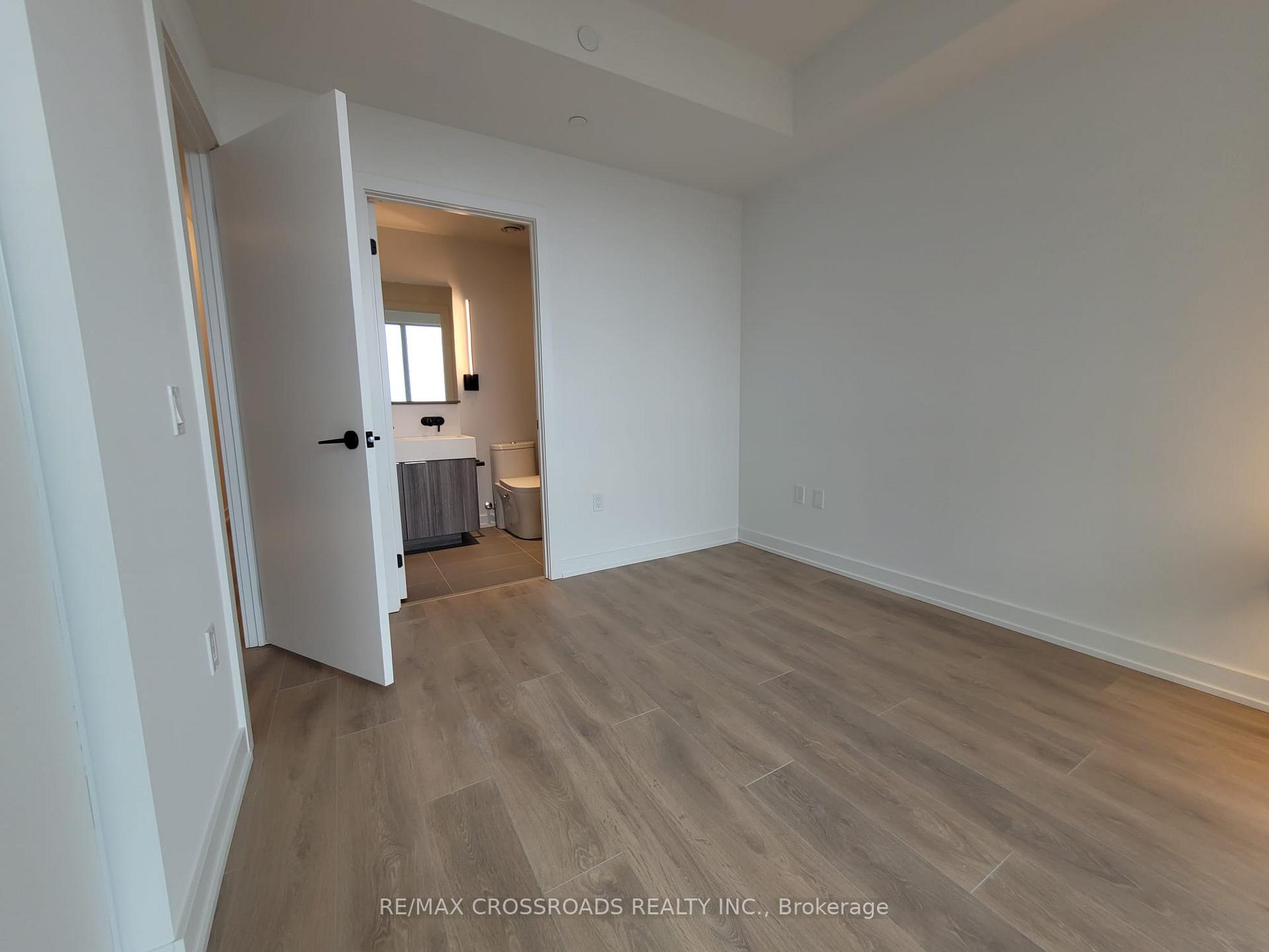 Photo 8 of Unit 2213, 127 Broadway Avenue, Toronto, Mount Pleasant West — HOMEH
