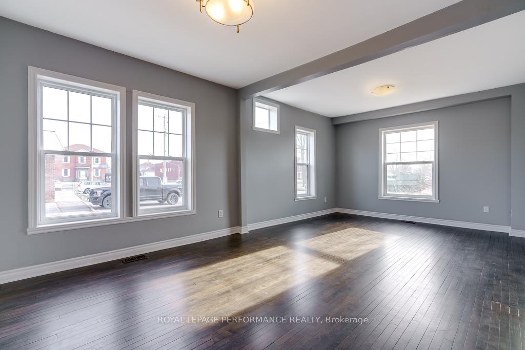 Photo 3 of 213 Cumberland Street, Cornwall — HOMEH