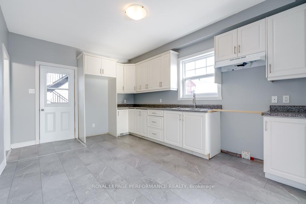Photo 5 of 213 Cumberland Street, Cornwall — HOMEH