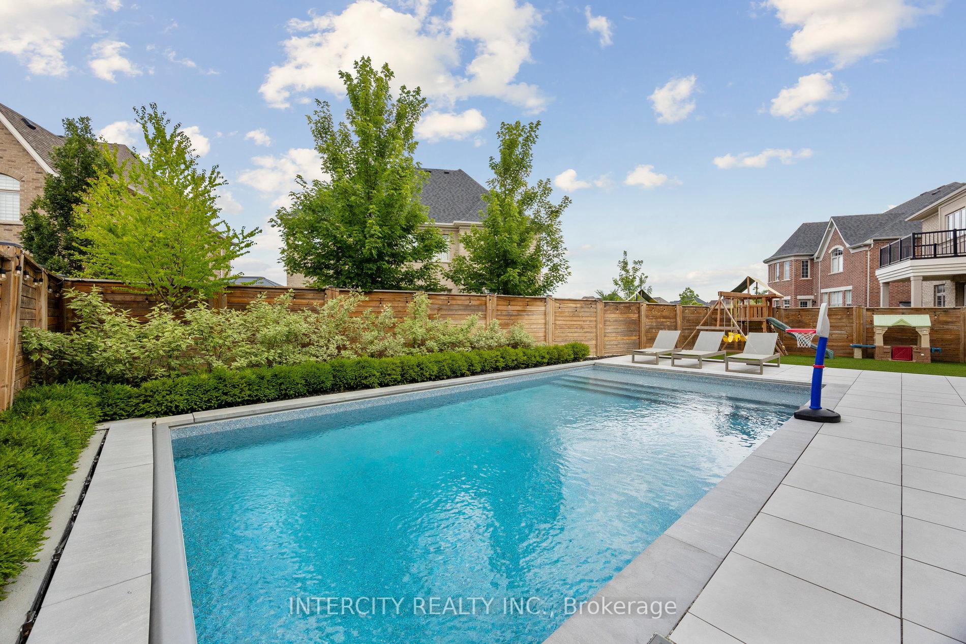 Photo 26 of 8 Larkin Avenue, King, Nobleton — HOMEH