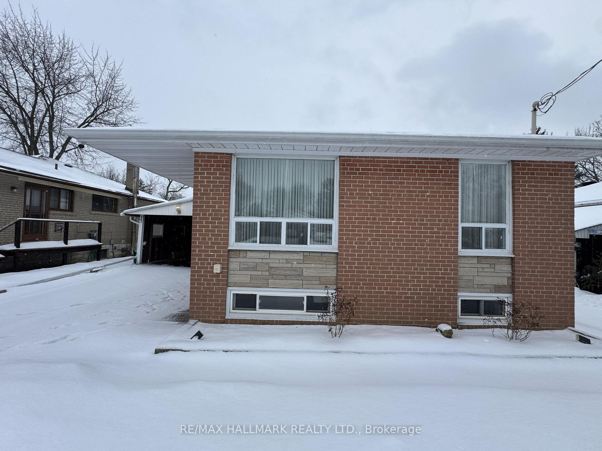 Photo 1 of Unit #Main Floor, 6 Bailey Crescent, Aurora, Aurora Highlands — HOMEH
