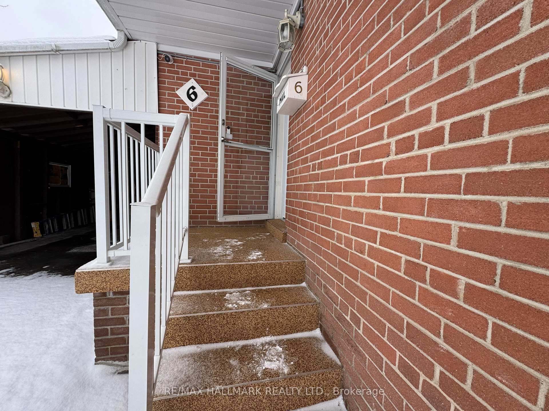 Photo 7 of Unit #Main Floor, 6 Bailey Crescent, Aurora, Aurora Highlands — HOMEH