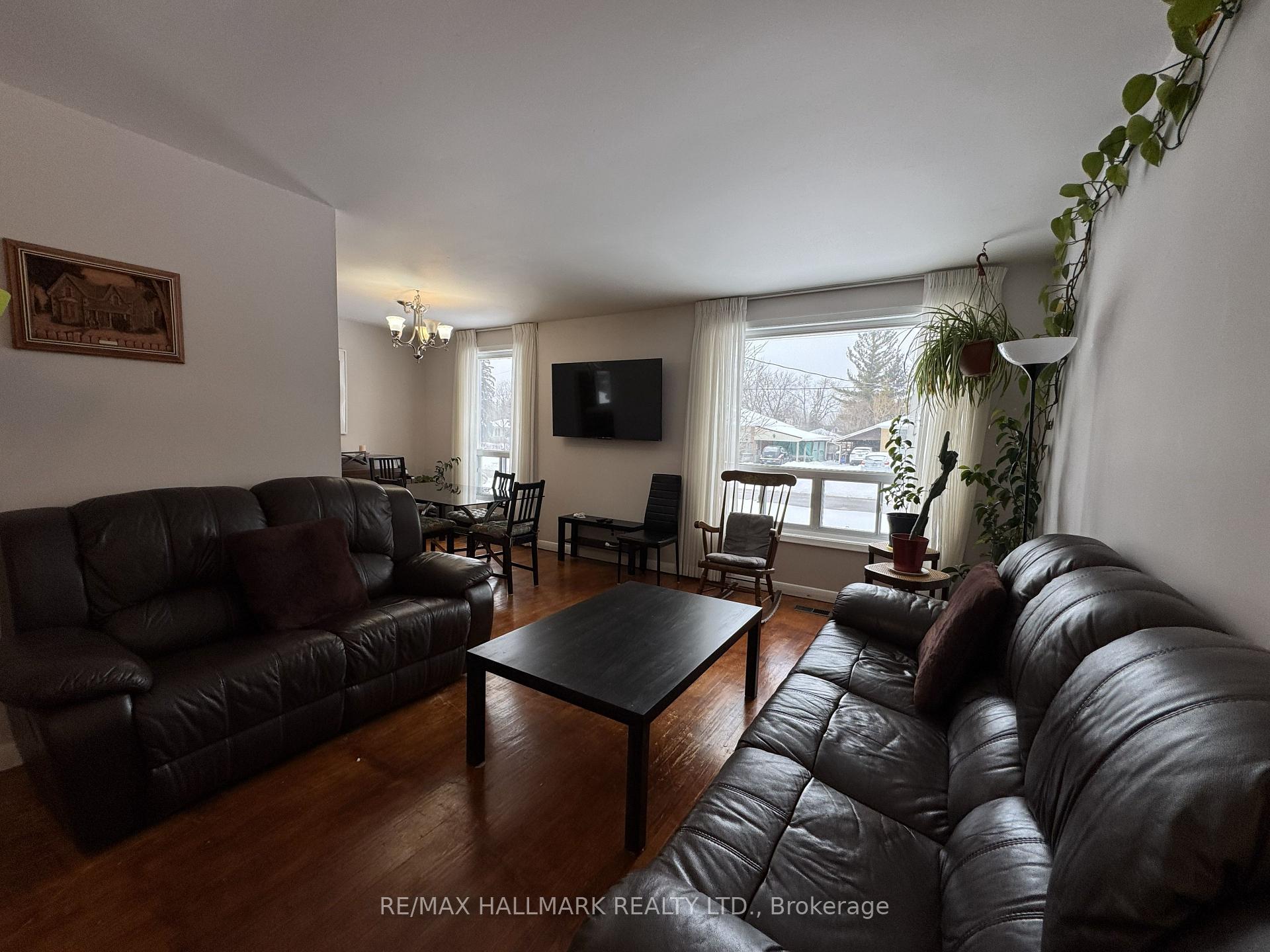 Photo 12 of Unit #Main Floor, 6 Bailey Crescent, Aurora, Aurora Highlands — HOMEH