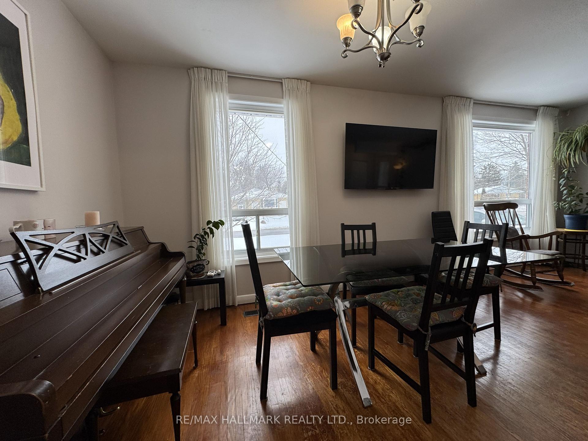 Photo 11 of Unit #Main Floor, 6 Bailey Crescent, Aurora, Aurora Highlands — HOMEH