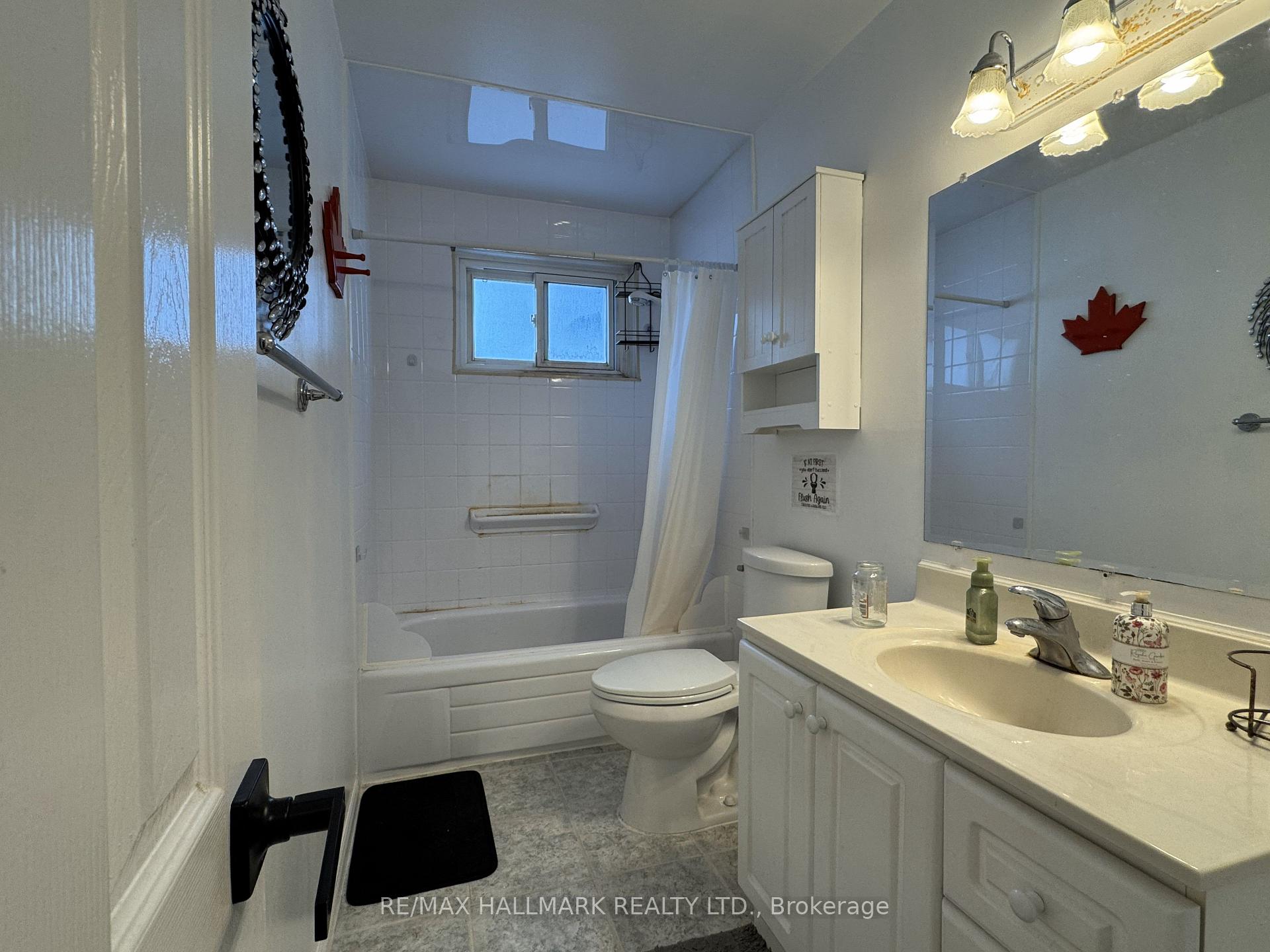 Photo 9 of Unit #Main Floor, 6 Bailey Crescent, Aurora, Aurora Highlands — HOMEH