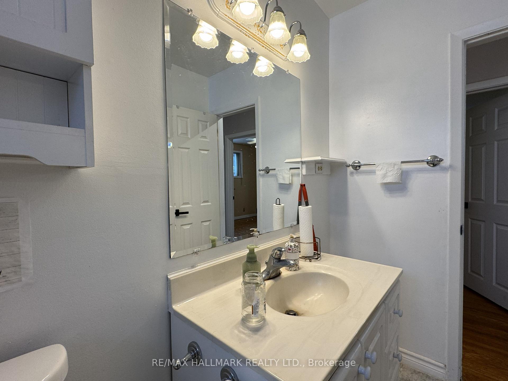 Photo 18 of Unit #Main Floor, 6 Bailey Crescent, Aurora, Aurora Highlands — HOMEH