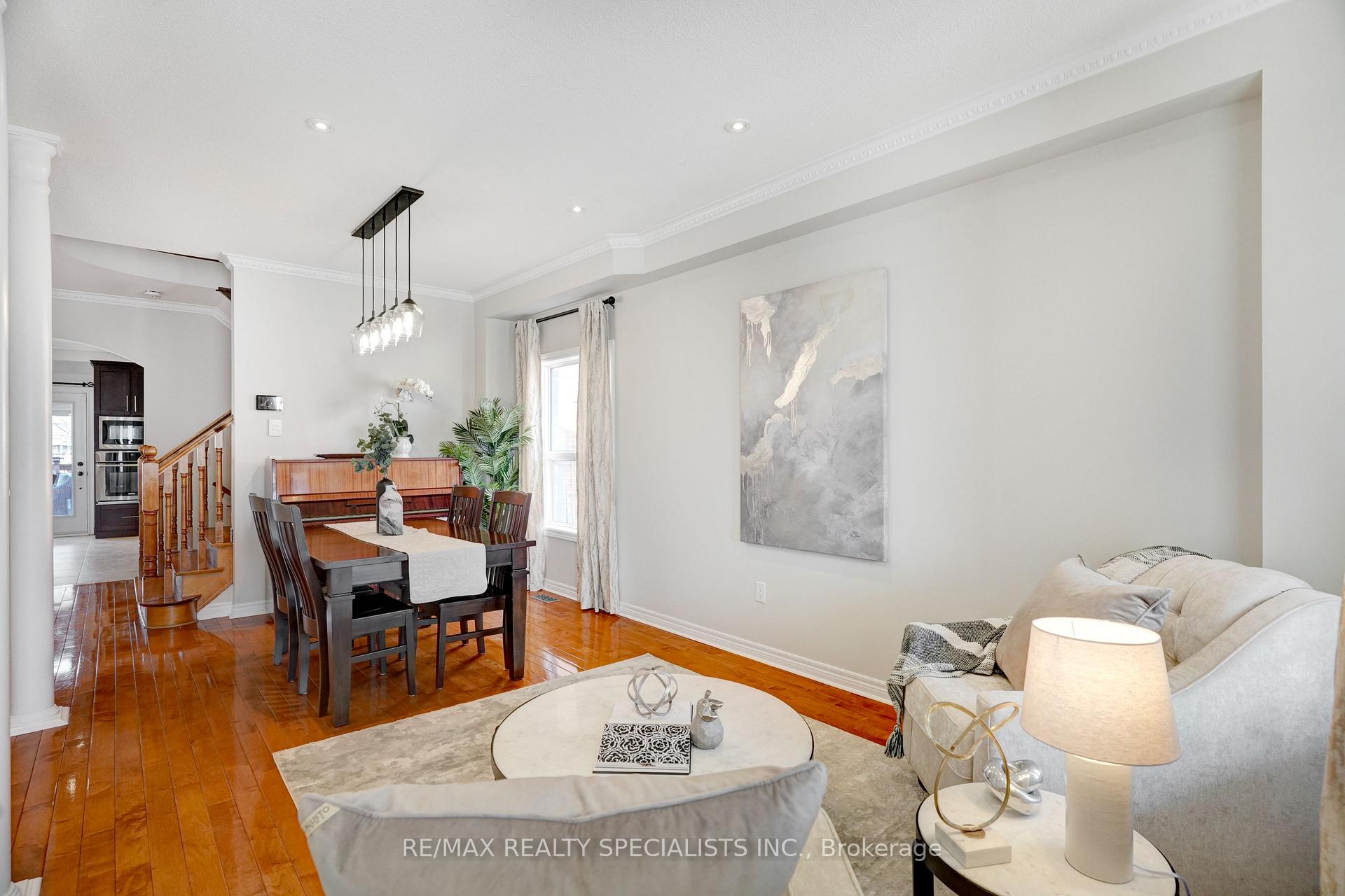 Photo 33 of 104 Earlsbridge Boulevard, Brampton, Fletcher's Meadow — HOMEH