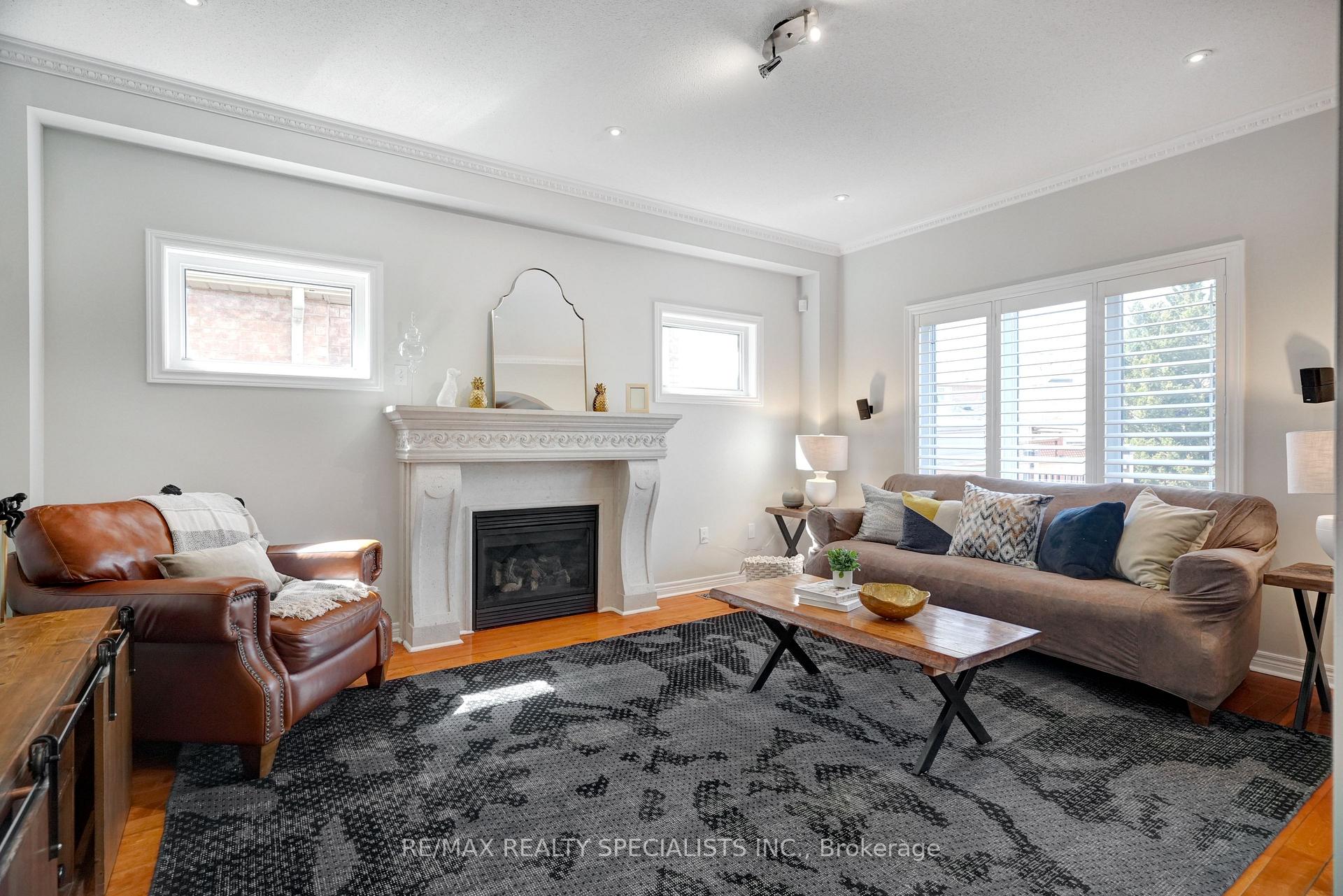 Photo 19 of 104 Earlsbridge Boulevard, Brampton, Fletcher's Meadow — HOMEH
