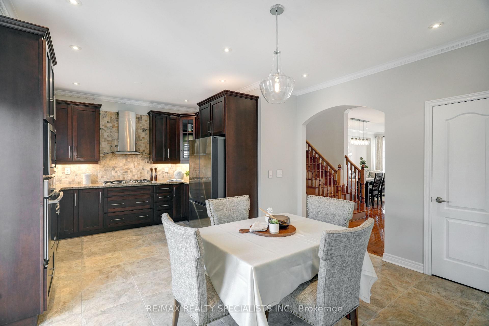 Photo 28 of 104 Earlsbridge Boulevard, Brampton, Fletcher's Meadow — HOMEH
