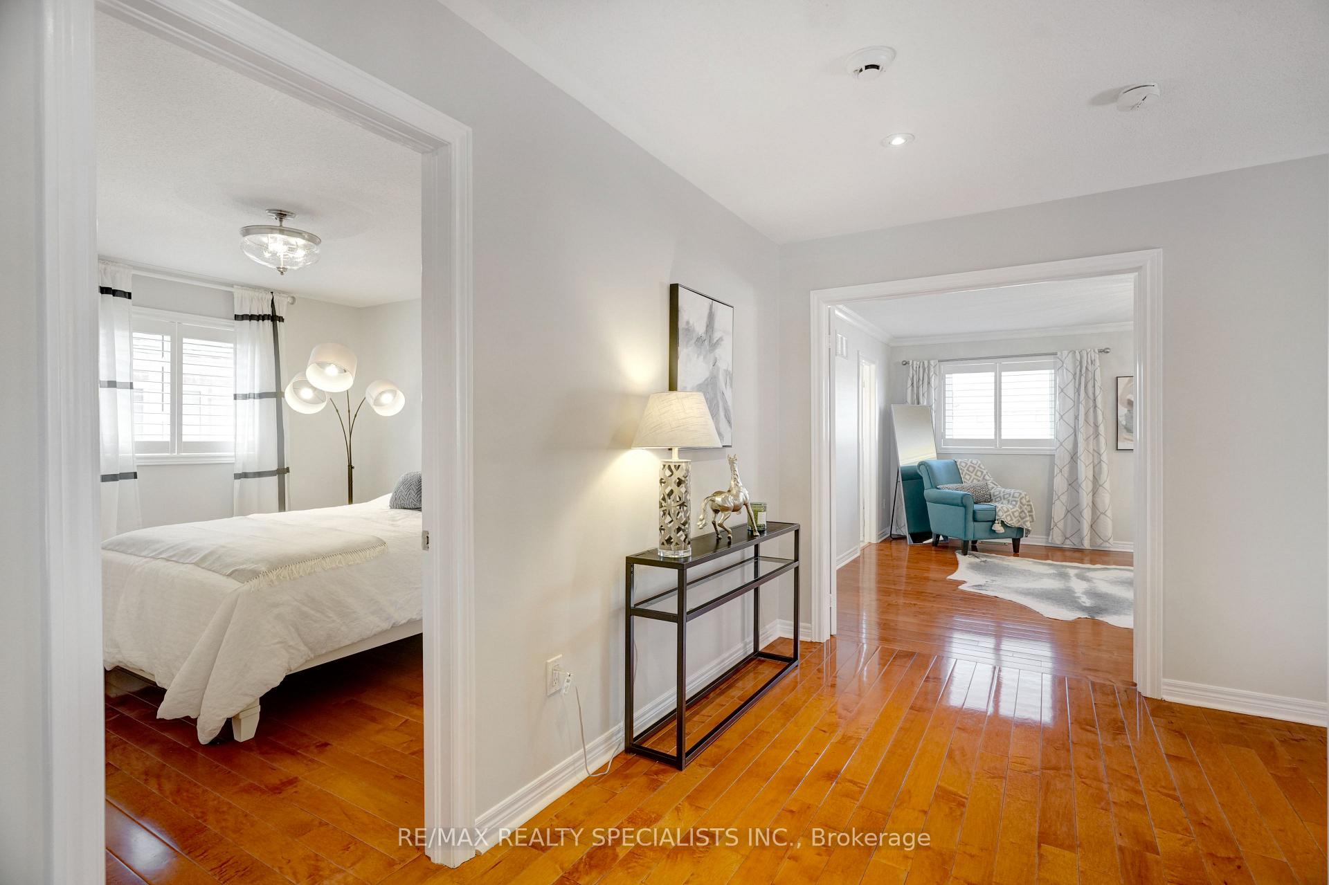 Photo 6 of 104 Earlsbridge Boulevard, Brampton, Fletcher's Meadow — HOMEH