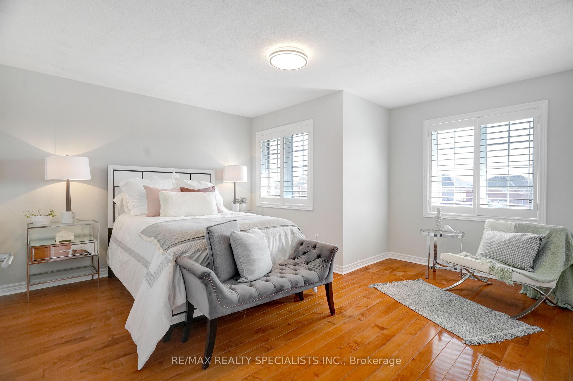 Photo 4 of 104 Earlsbridge Boulevard, Brampton, Fletcher's Meadow — HOMEH